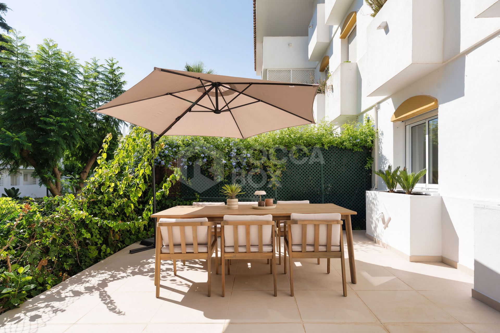 Welcome to this beautifully renovated ground floor apartment in Guadalmina Baja – Steps from the Beach and Golf!