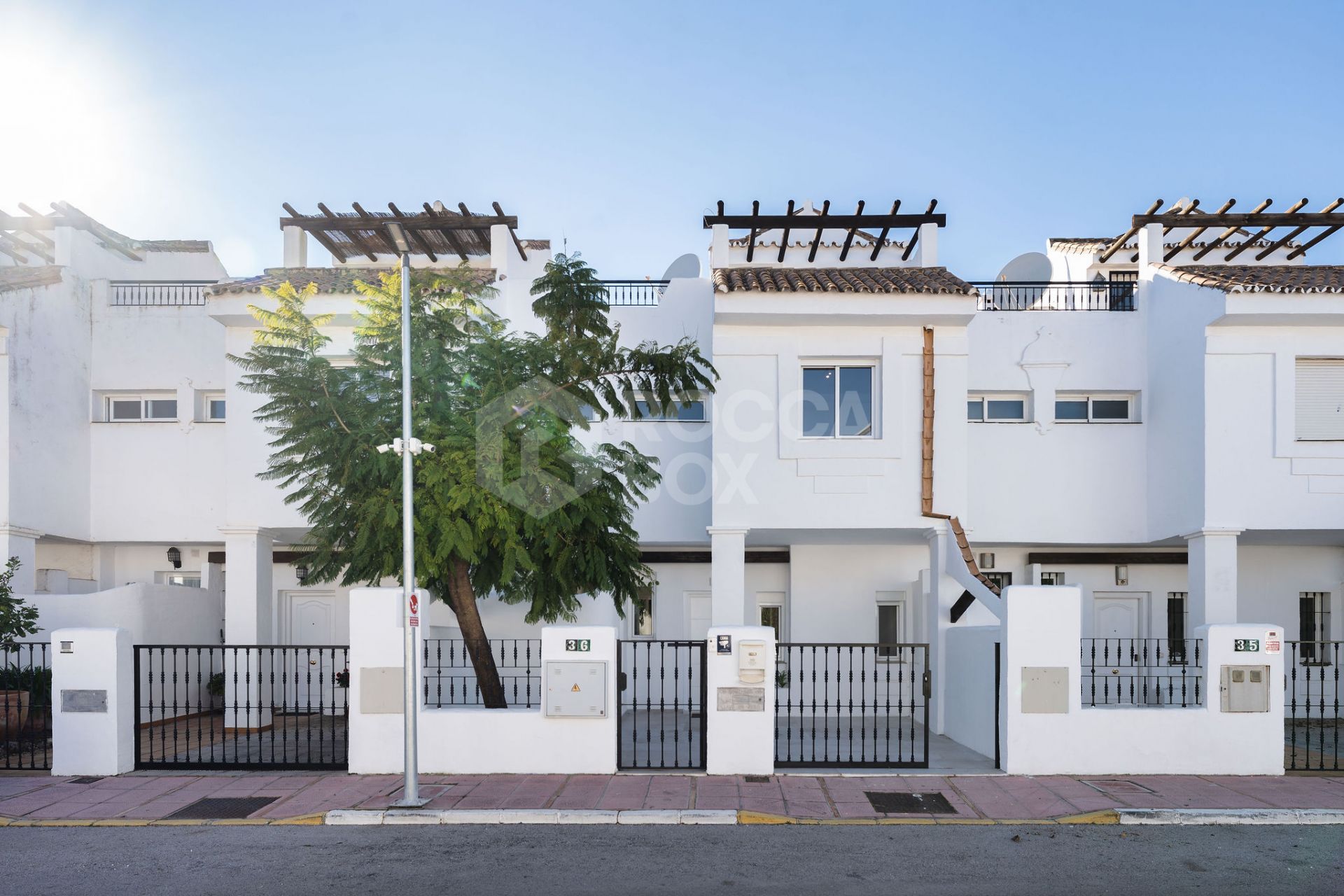 Welcome to this exceptional townhouse where contemporary luxury meets comfort and effortless lifestyle!