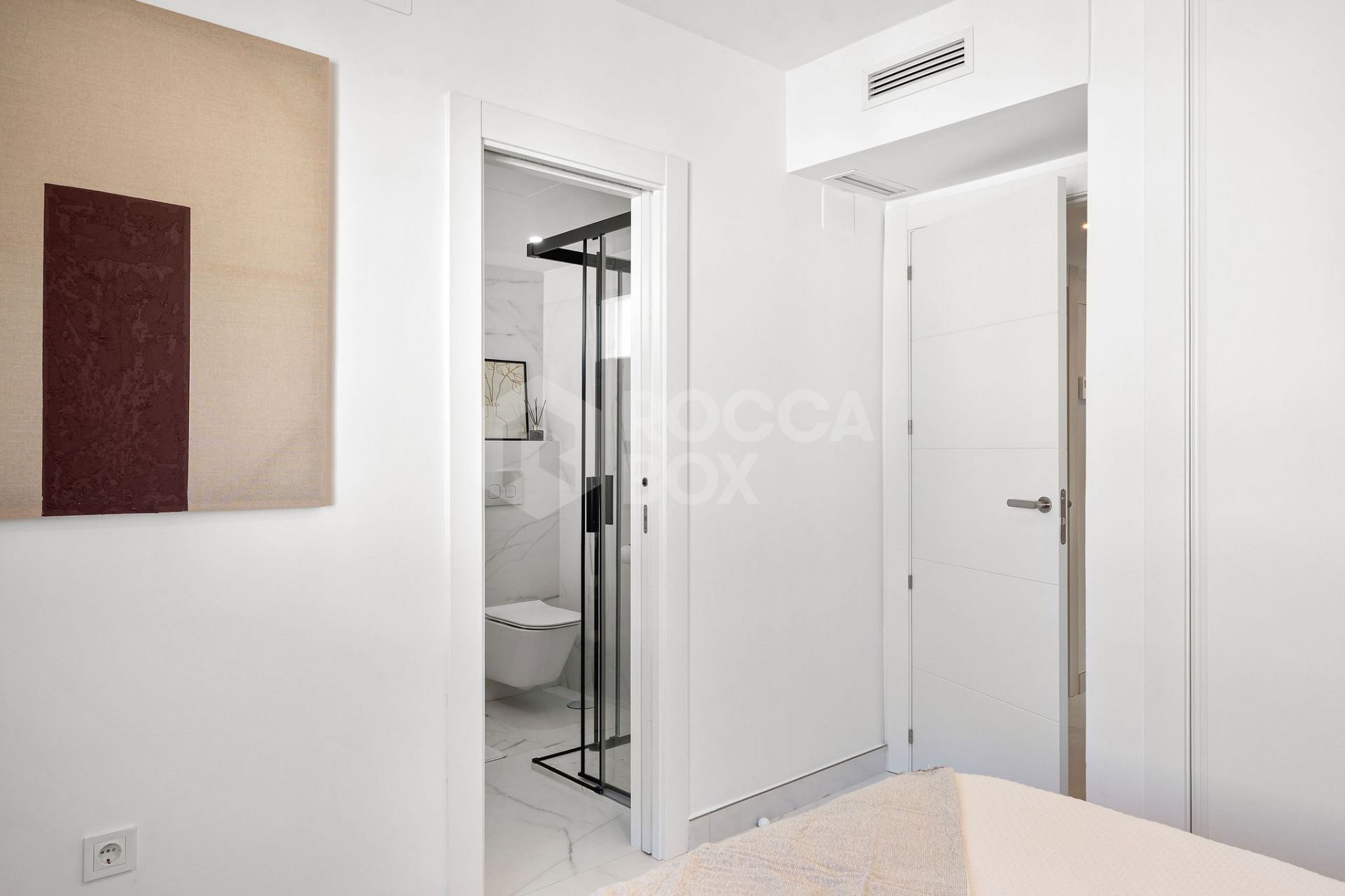 Welcome to this exceptional townhouse where contemporary luxury meets comfort and effortless lifestyle!