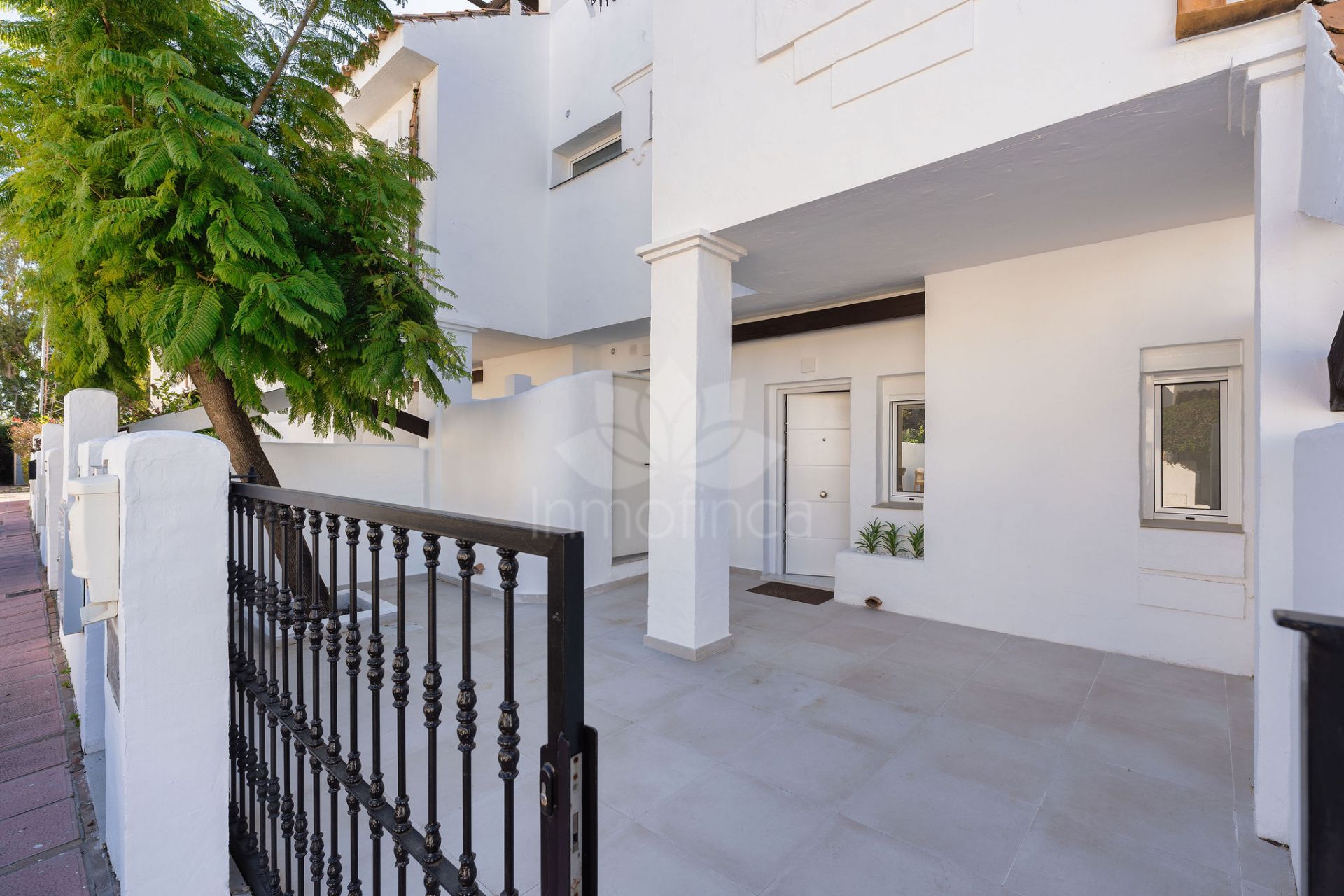 Town House in Los Naranjos de Marbella, Marbella