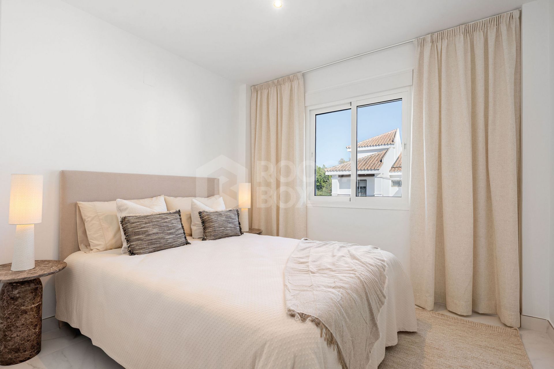 Welcome to this exceptional townhouse where contemporary luxury meets comfort and effortless lifestyle!