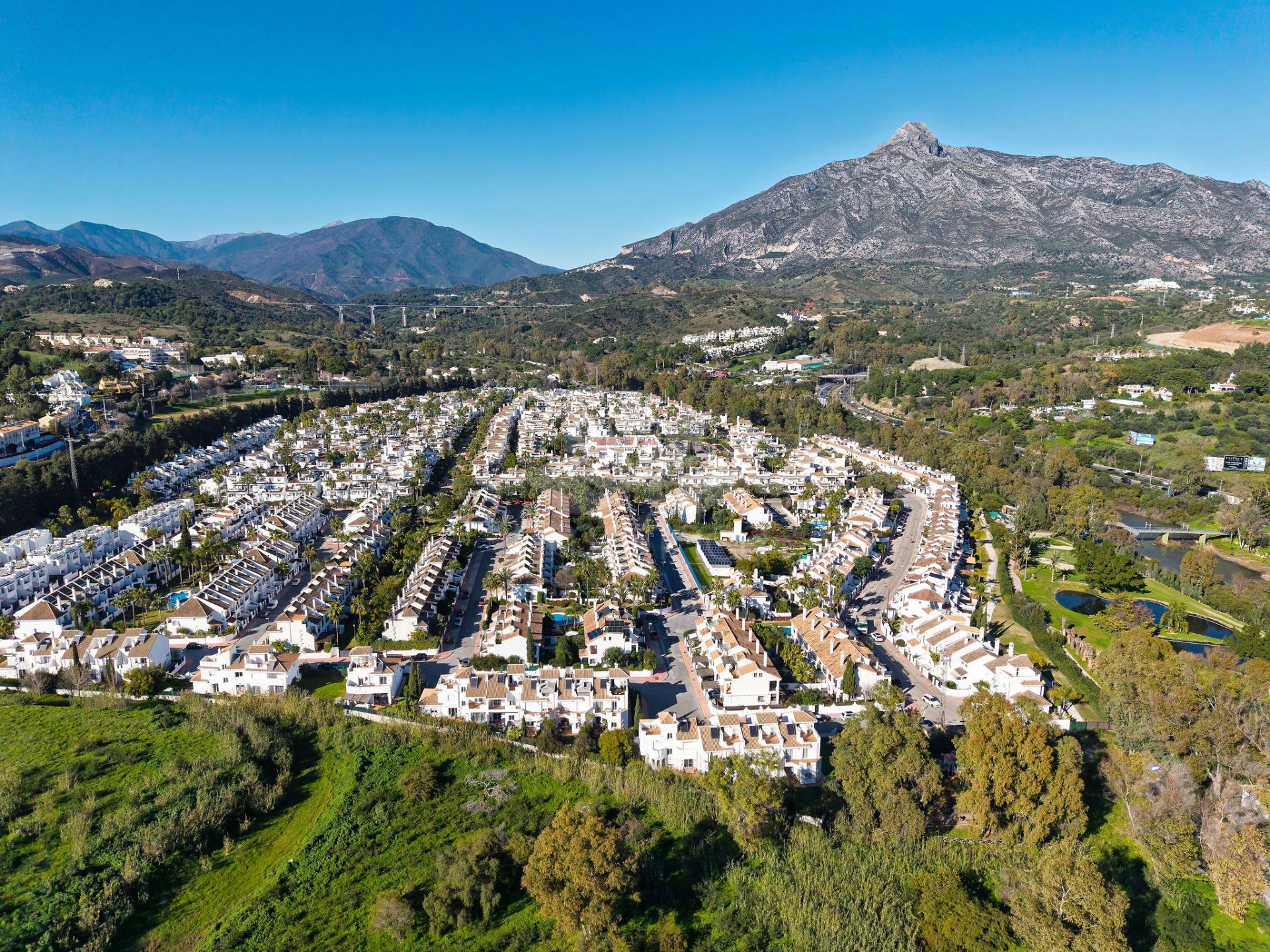 Town House in Los Naranjos de Marbella, Marbella