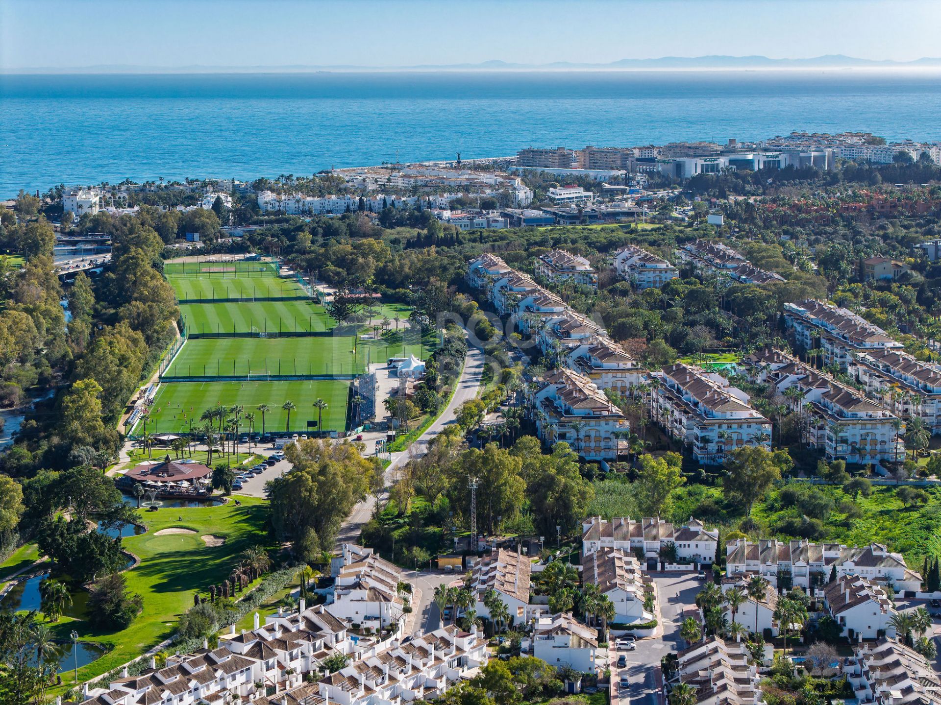 Welcome to this exceptional townhouse where contemporary luxury meets comfort and effortless lifestyle!