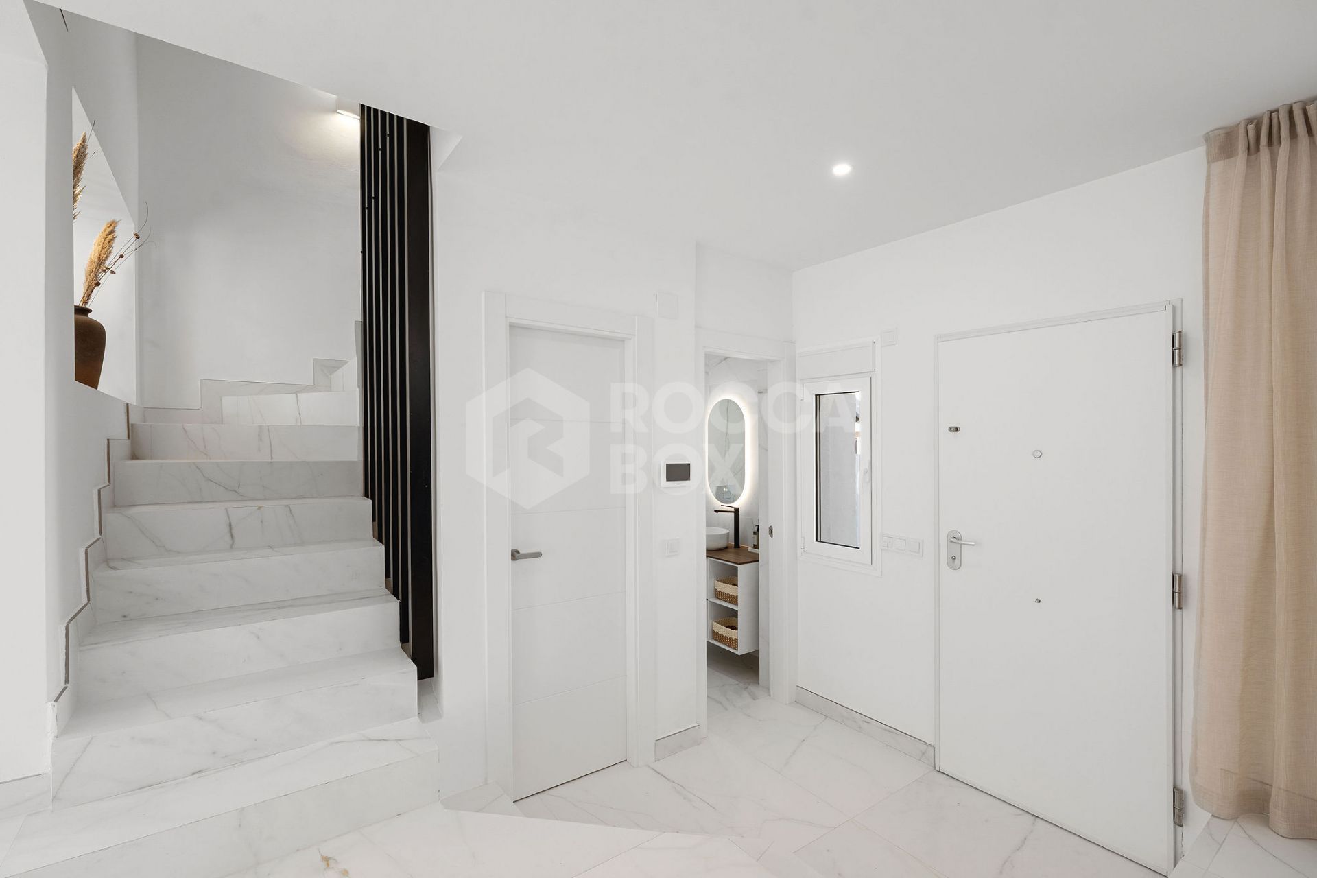 Welcome to this exceptional townhouse where contemporary luxury meets comfort and effortless lifestyle!