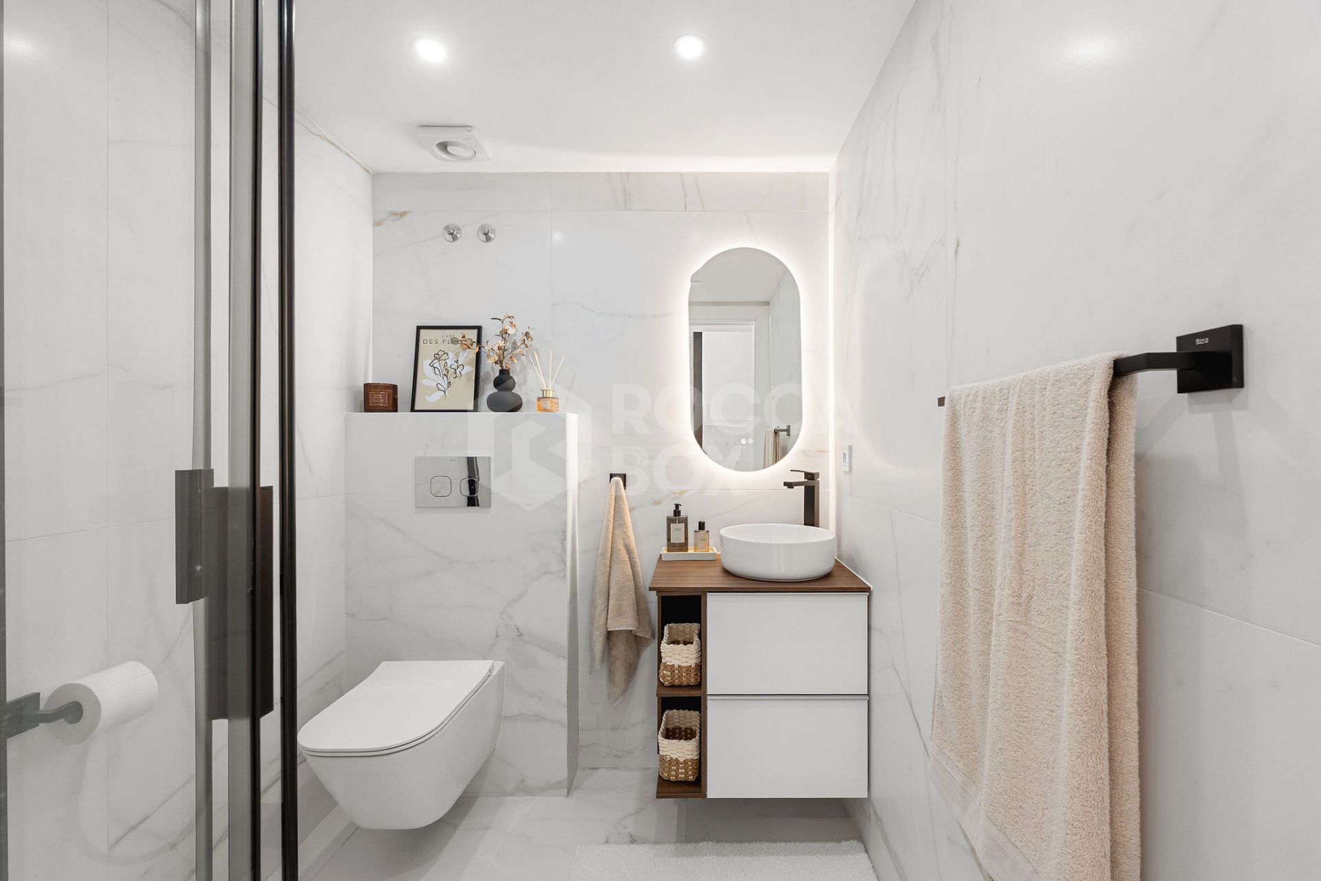 Welcome to this exceptional townhouse where contemporary luxury meets comfort and effortless lifestyle!