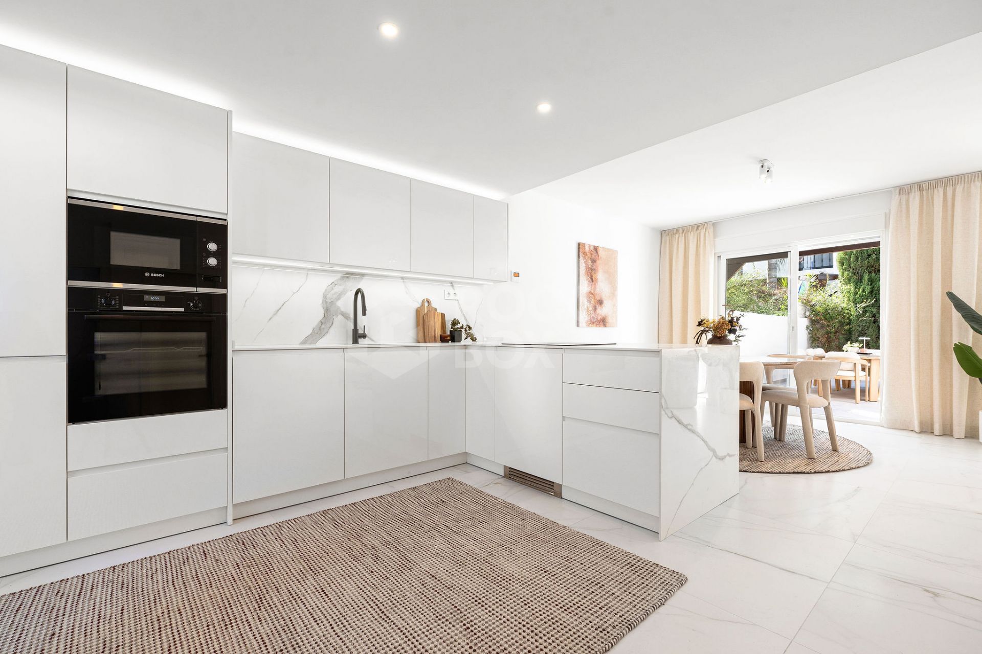 Welcome to this exceptional townhouse where contemporary luxury meets comfort and effortless lifestyle!