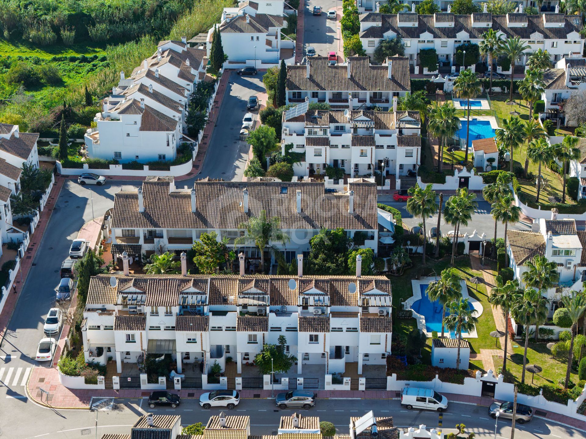 Welcome to this exceptional townhouse where contemporary luxury meets comfort and effortless lifestyle!