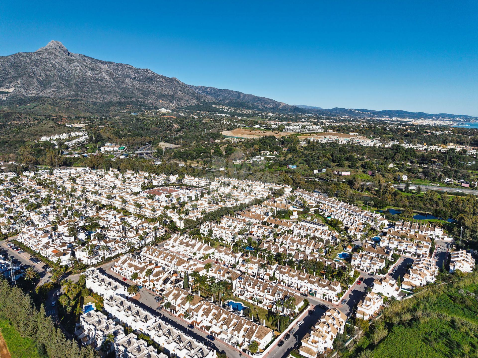 Town House in Los Naranjos de Marbella, Marbella