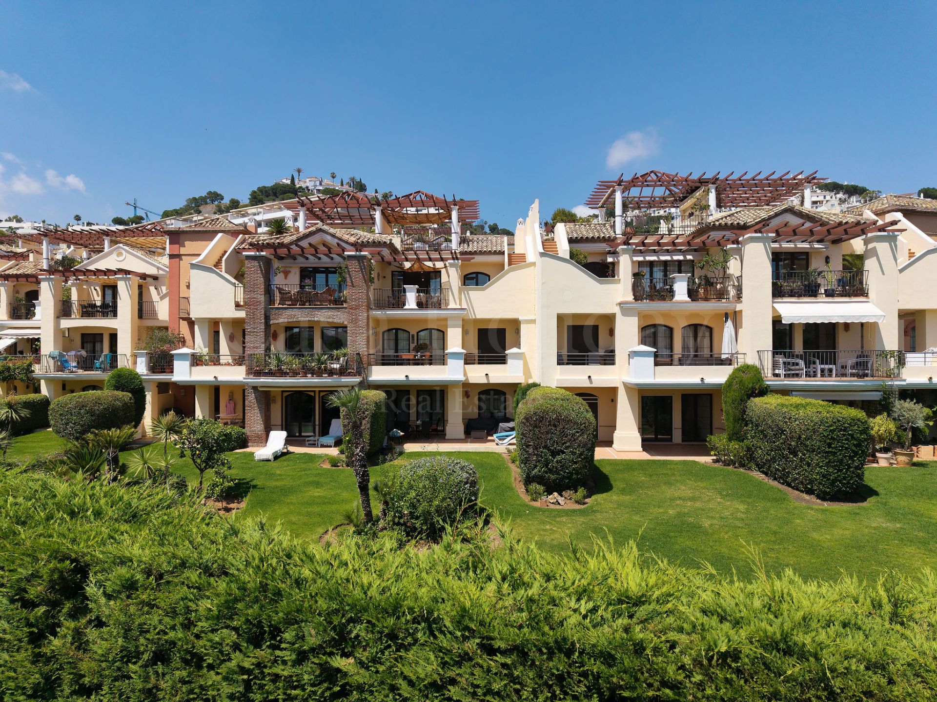 Ático en Los Arqueros, Benahavis