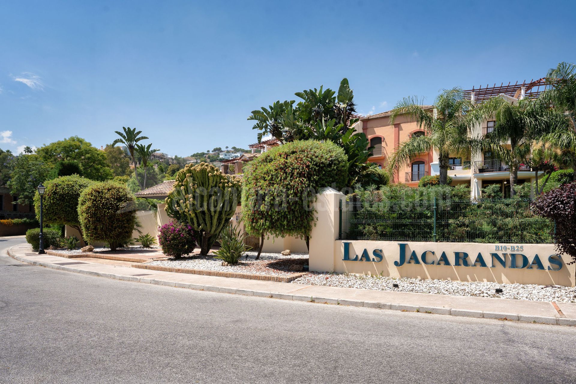 Penthouse in Los Arqueros, Benahavis
