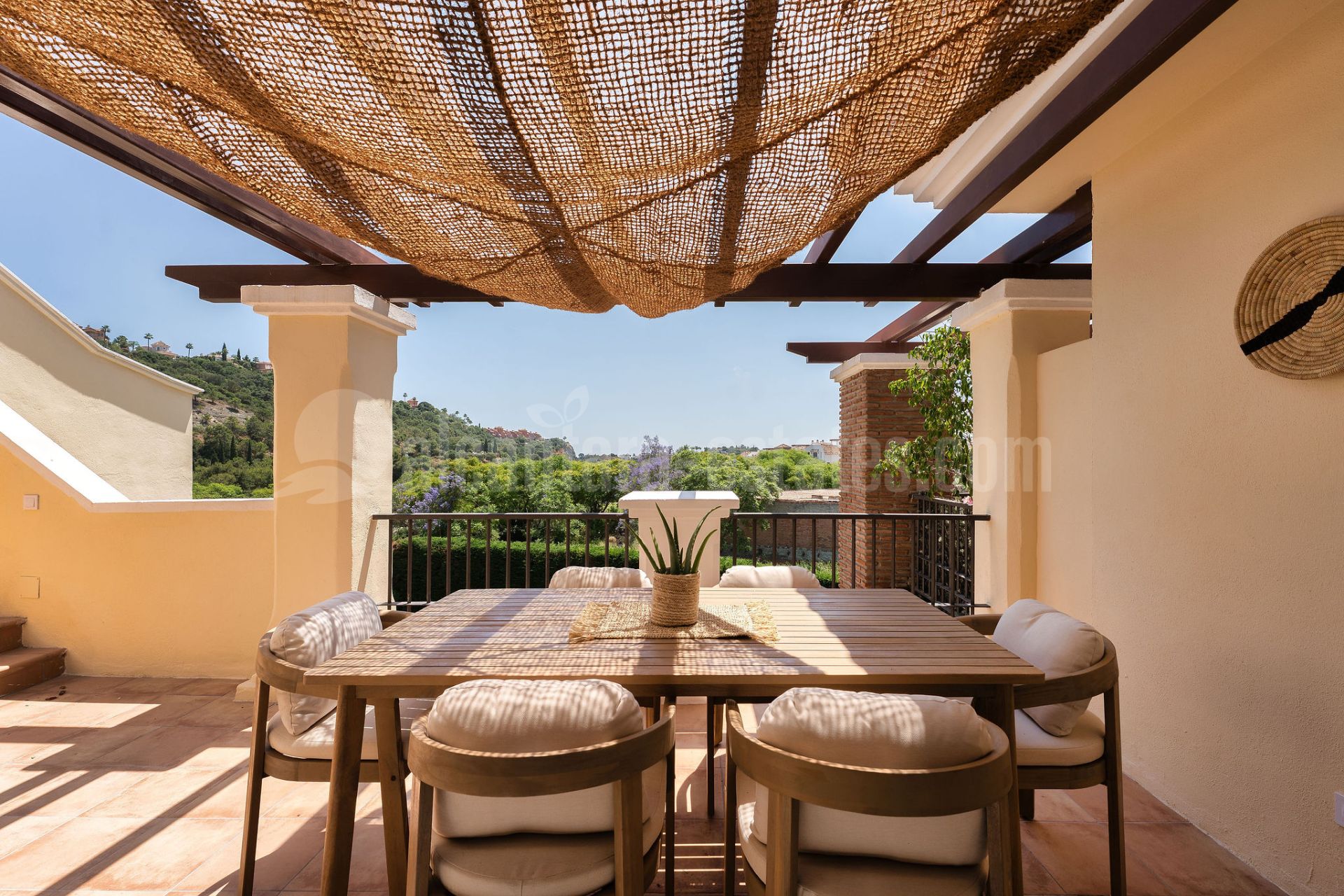 Penthouse in Los Arqueros, Benahavis