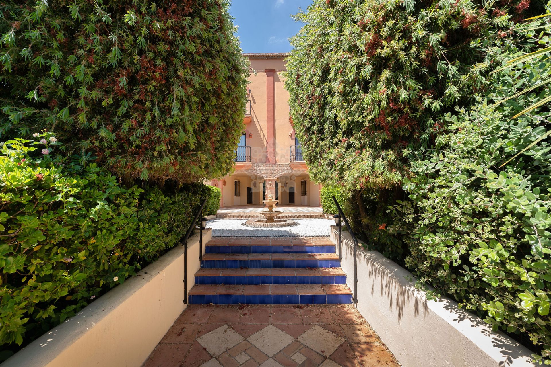 Penthouse in Los Arqueros, Benahavis