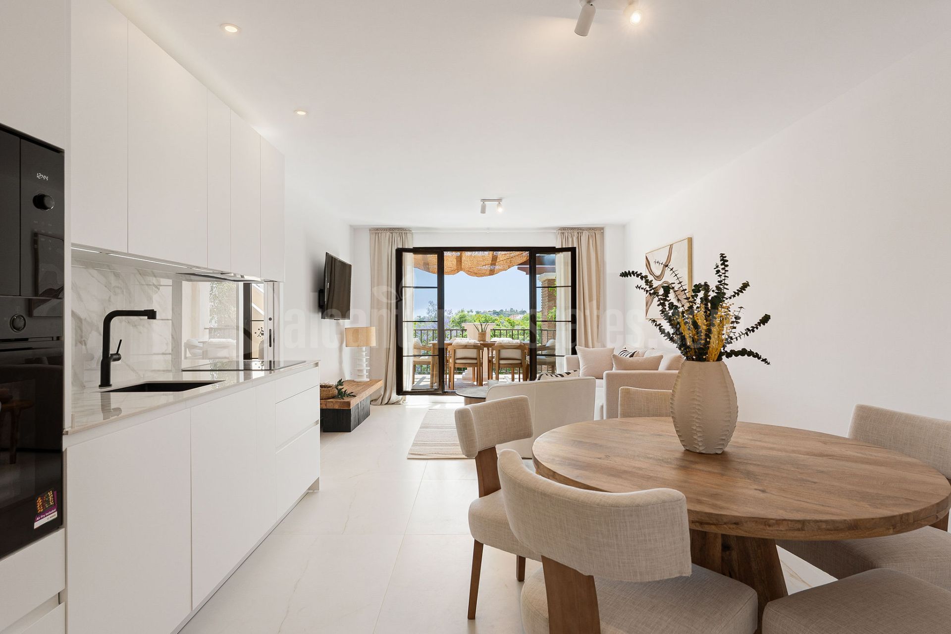 Penthouse in Los Arqueros, Benahavis