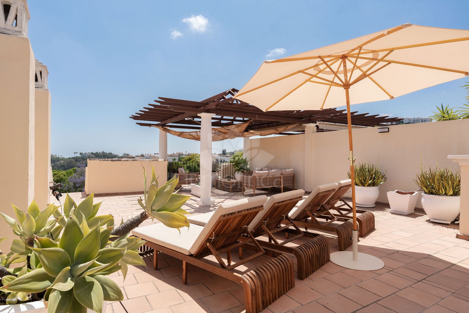 Ático en Los Arqueros, Benahavis