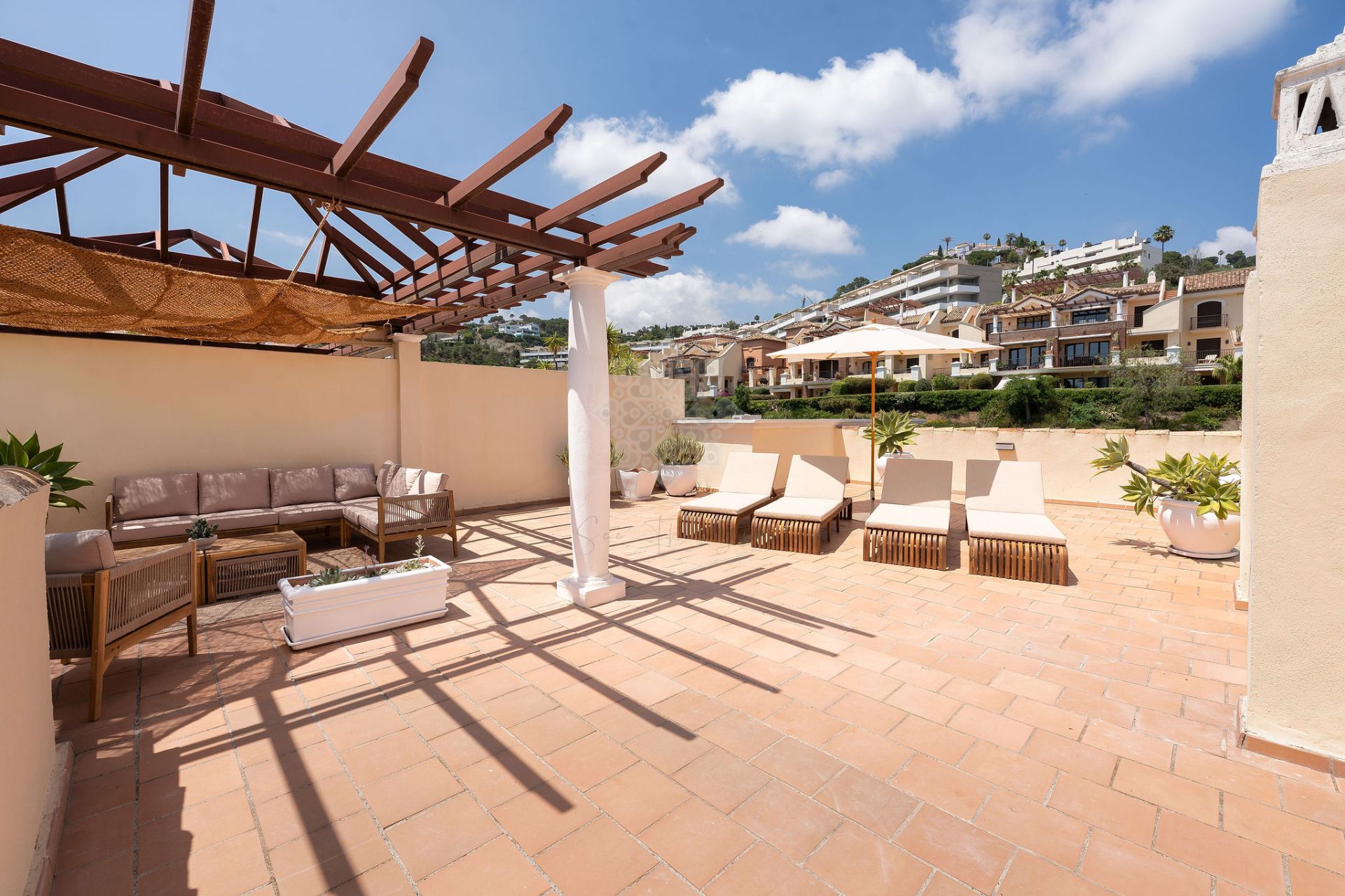 Penthouse in Los Arqueros, Benahavis