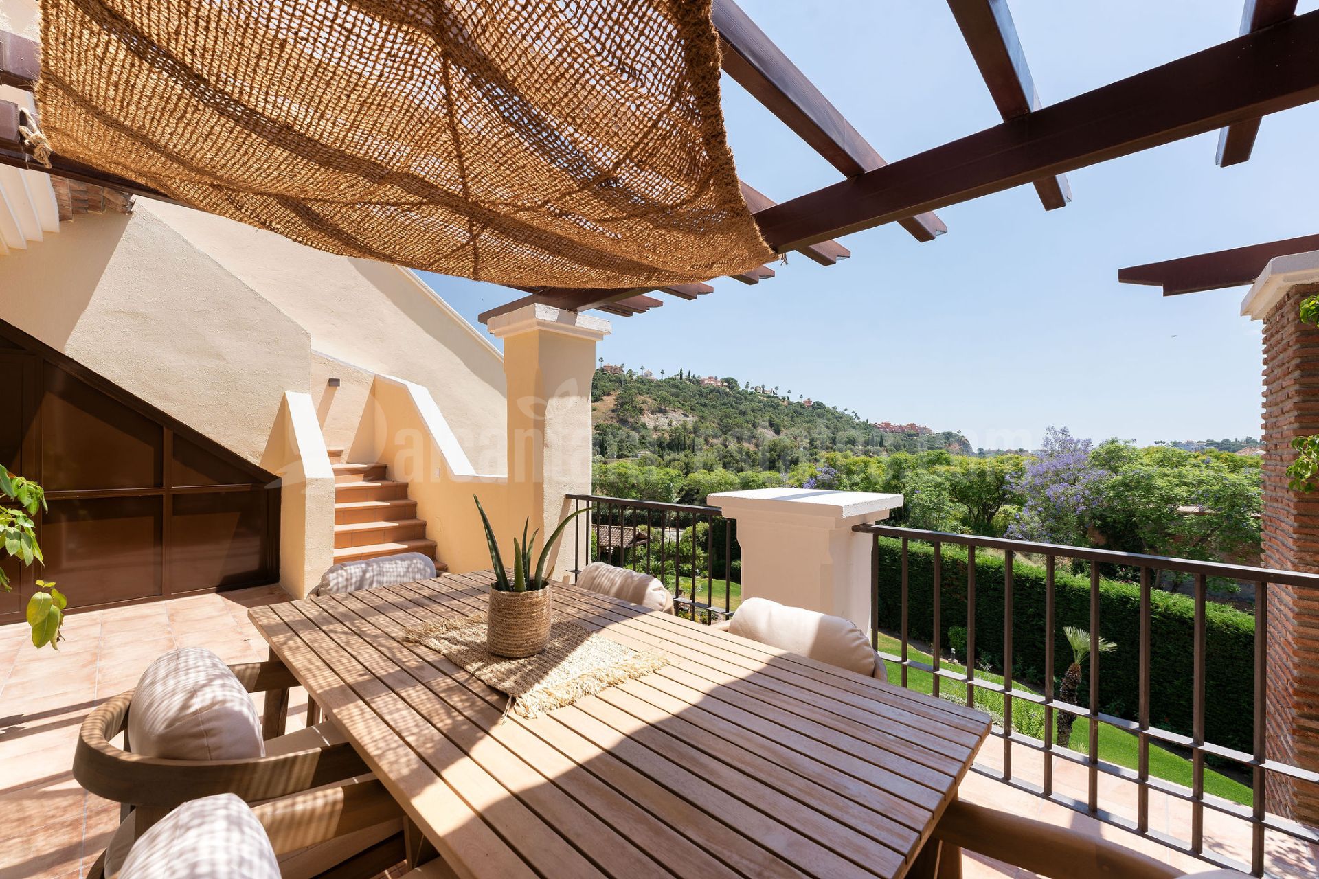 Penthouse in Los Arqueros, Benahavis