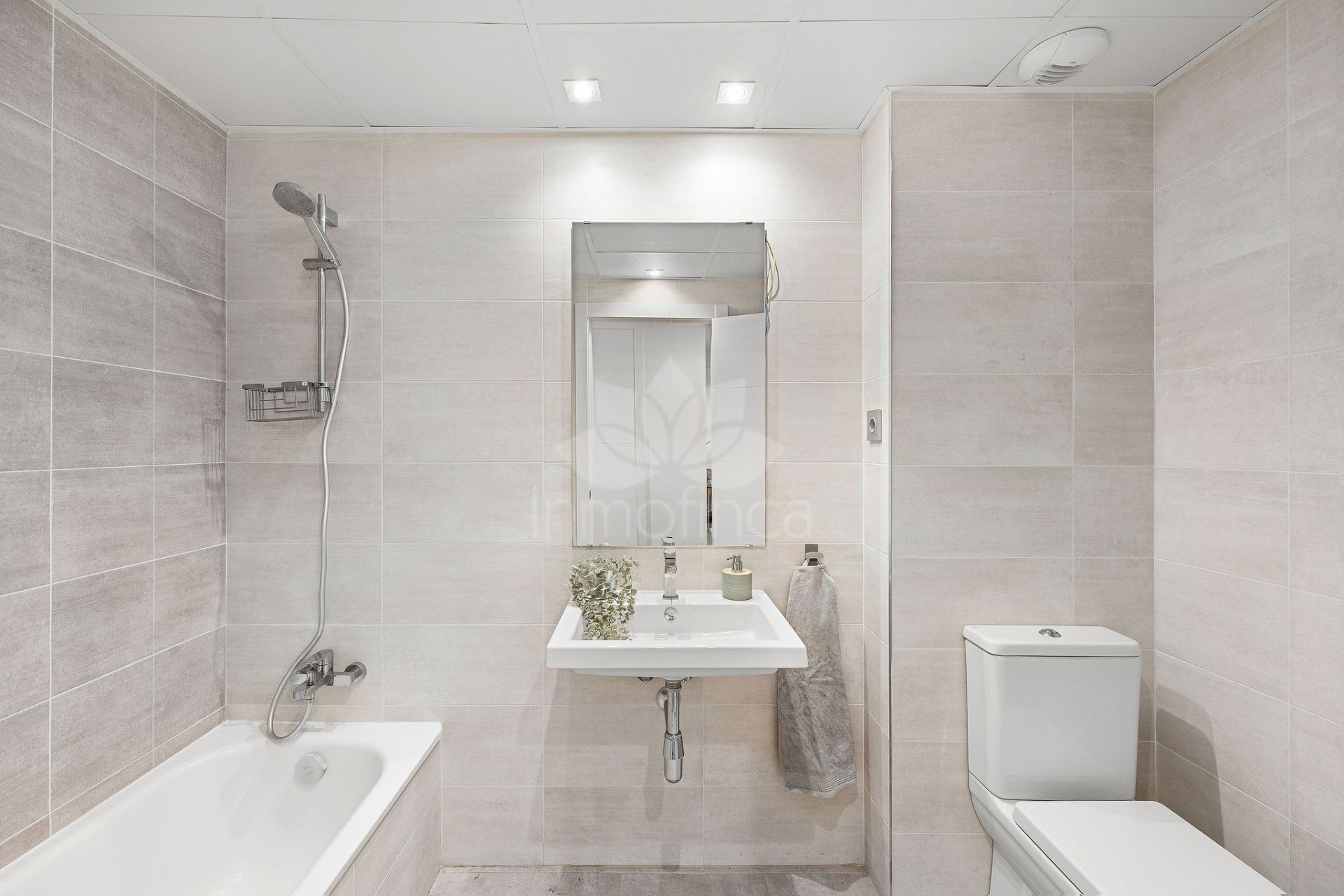 Apartamento Planta Baja en Benalmadena Pueblo, Benalmadena