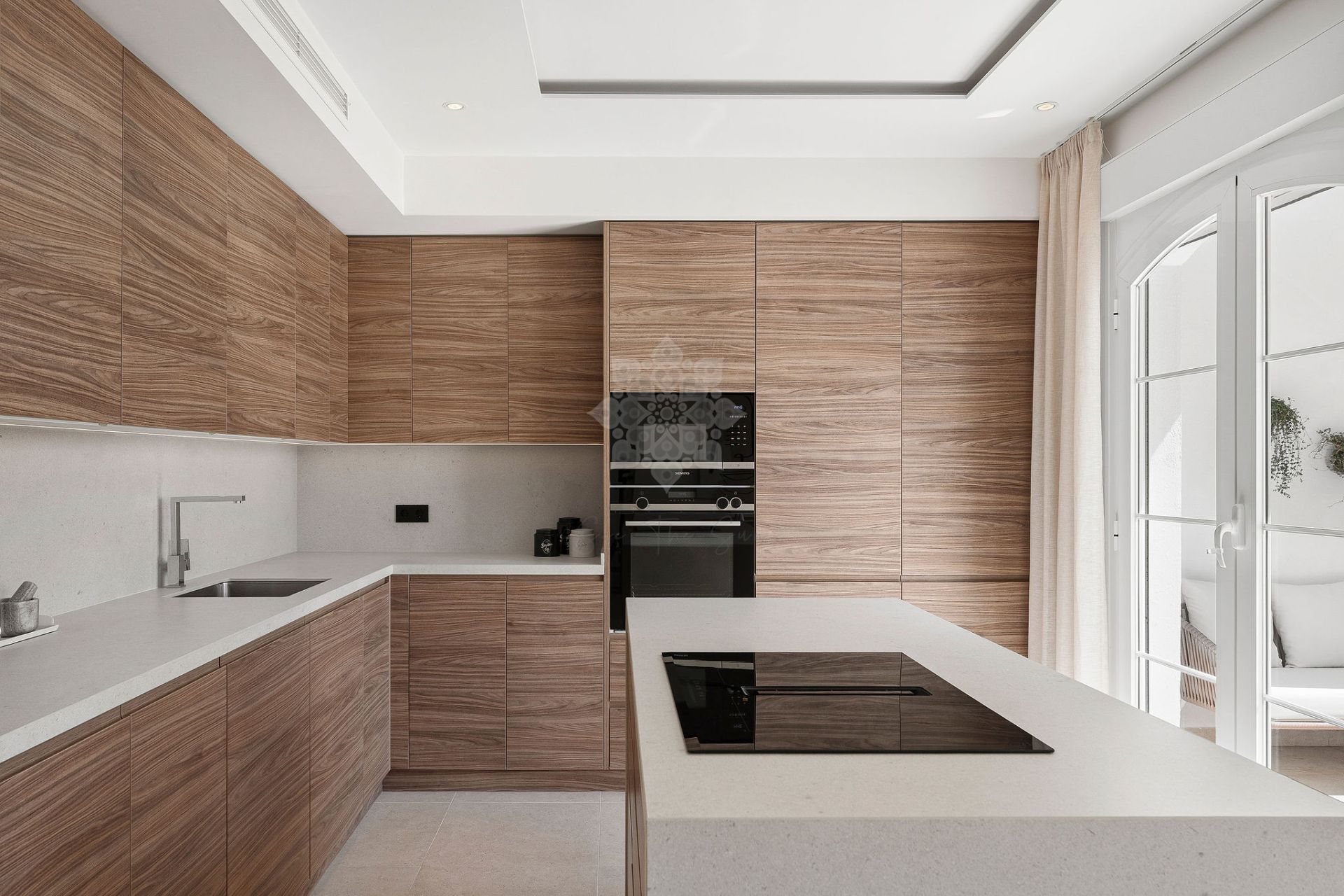 Penthouse in Los Arqueros, Benahavis
