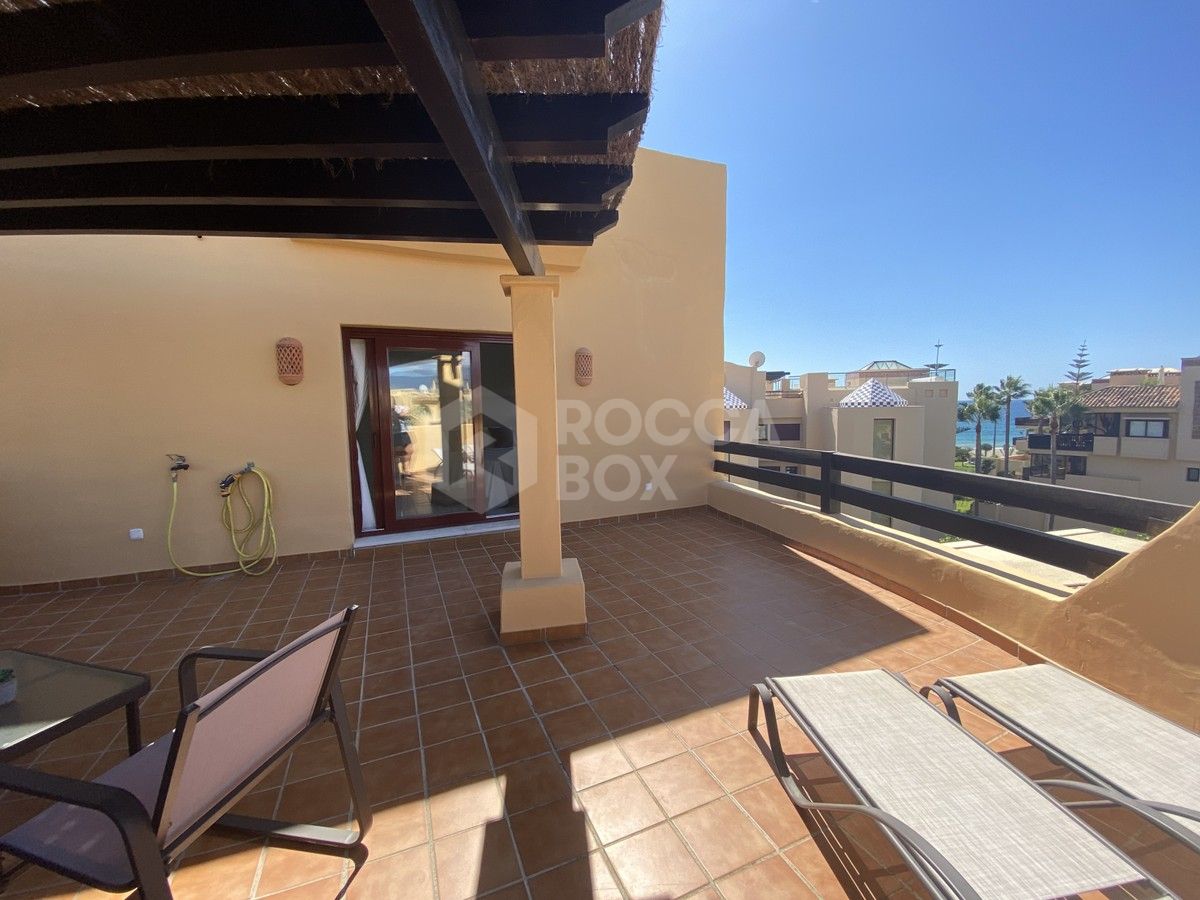 Beautiful penthouse with panoramic views, located 100 meters from the sandy beaches of Costalita!