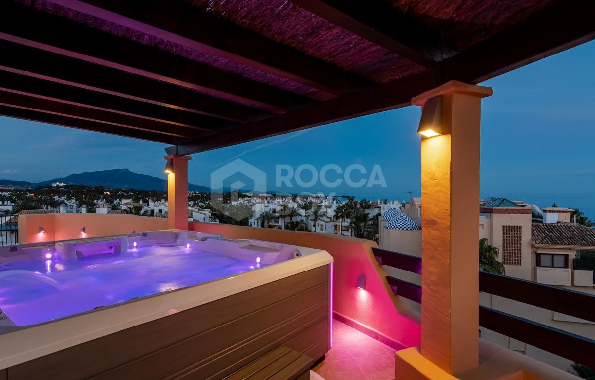 Beautiful penthouse with panoramic views, located 100 meters from the sandy beaches of Costalita!