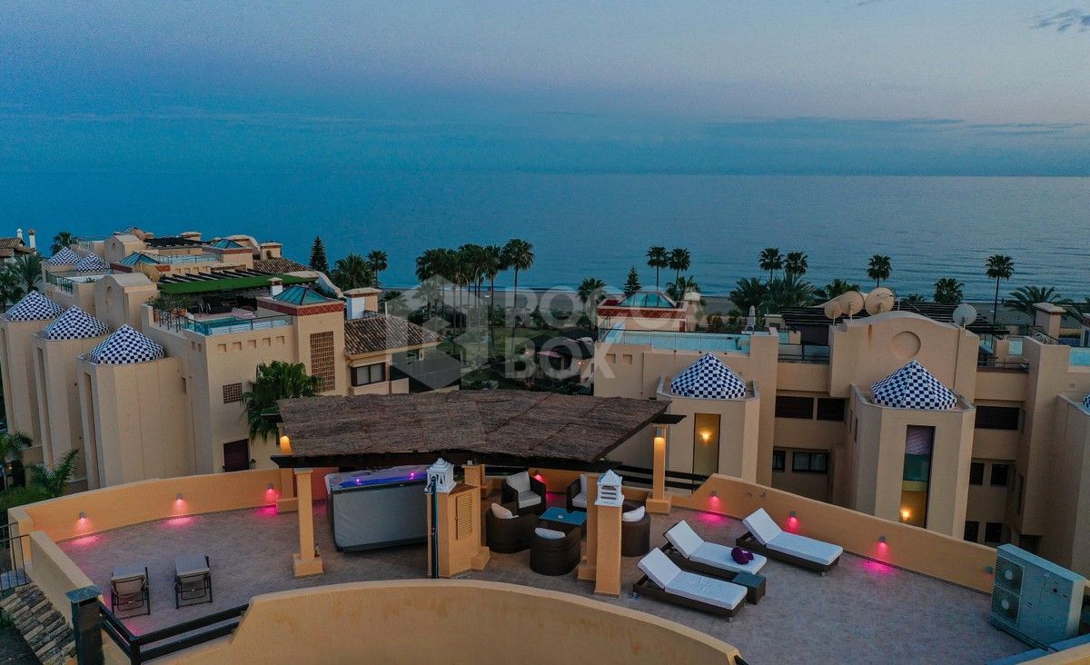 Beautiful penthouse with panoramic views, located 100 meters from the sandy beaches of Costalita!