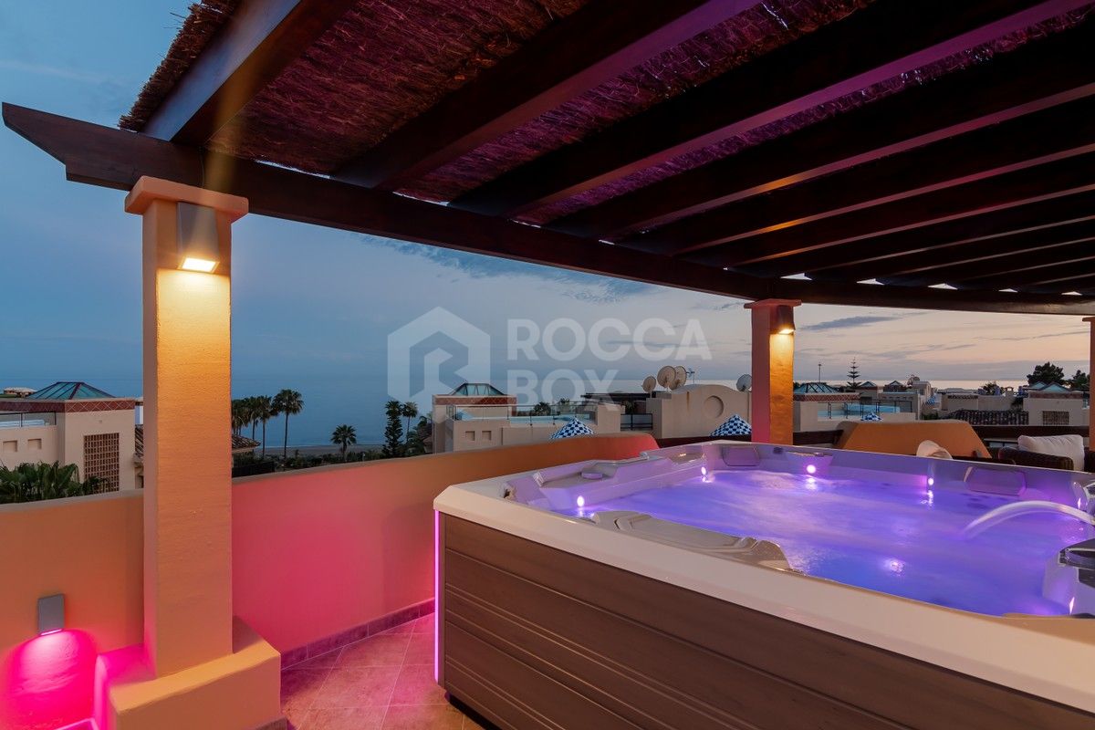 Beautiful penthouse with panoramic views, located 100 meters from the sandy beaches of Costalita!