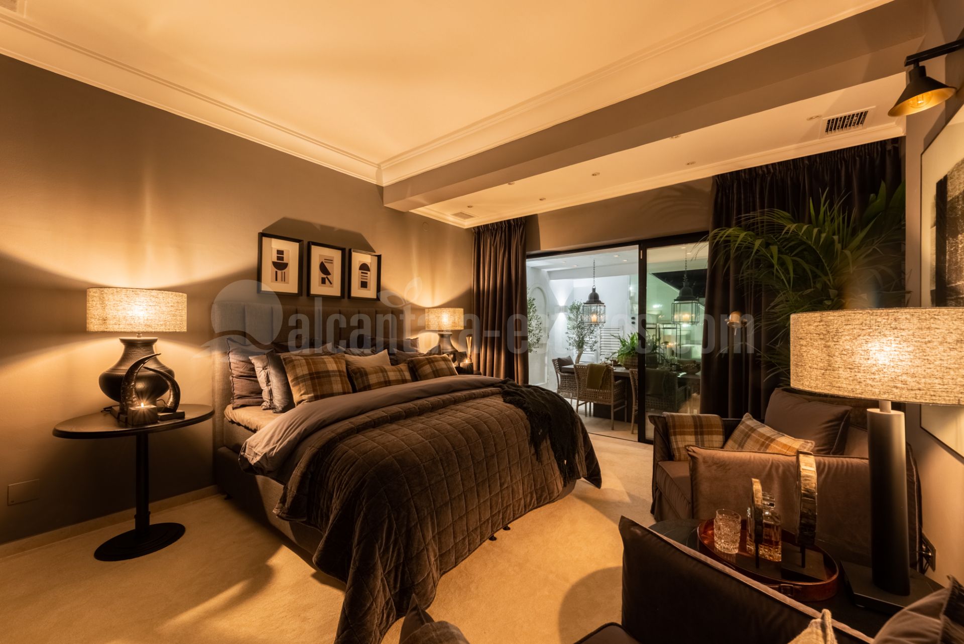 Town House in El Oasis Club, Marbella