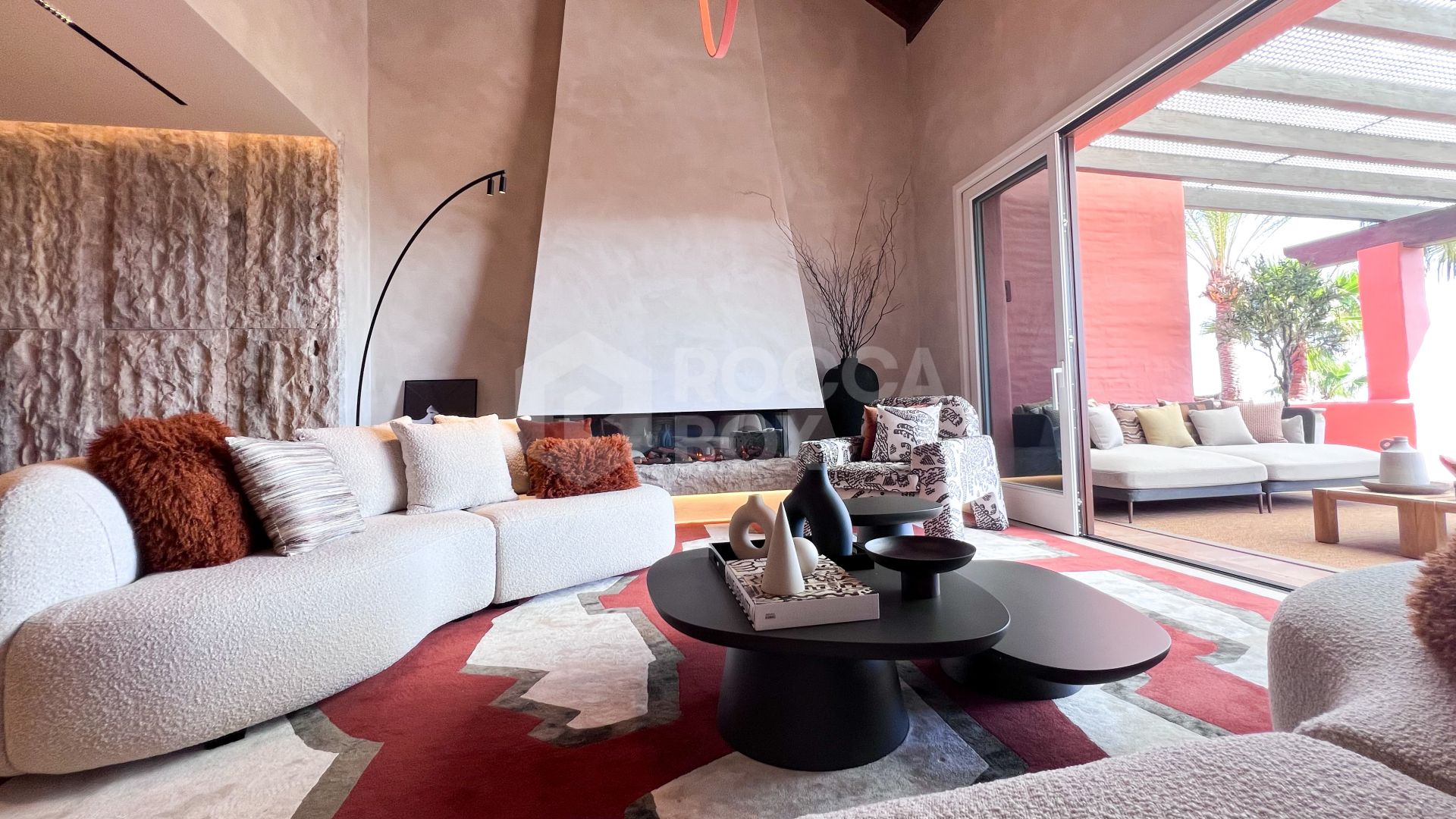 Unique and top luxury penthouse in Torre Bermeja. Very special - must be seen!