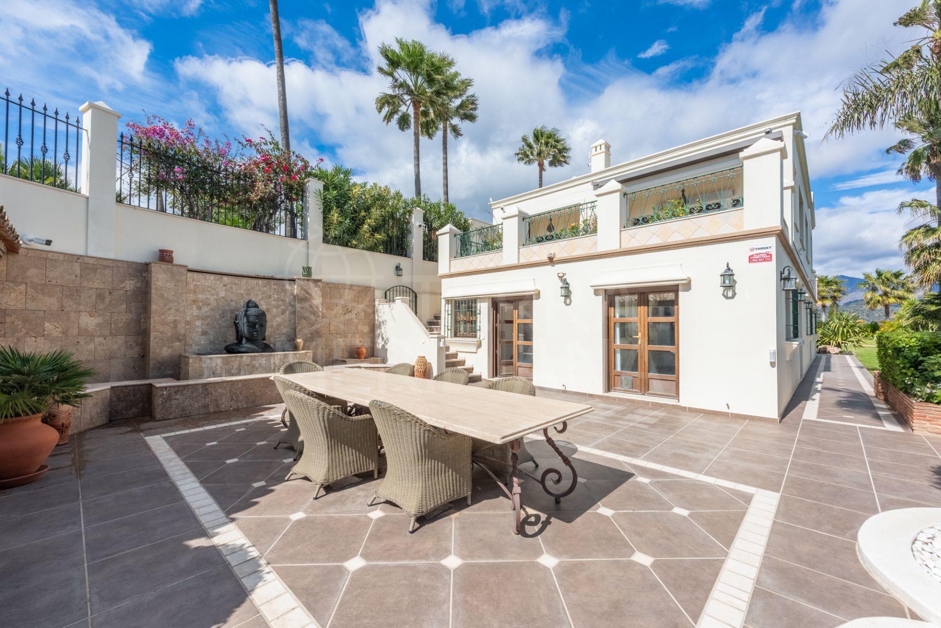 Villa in New Golden Mile, Estepona