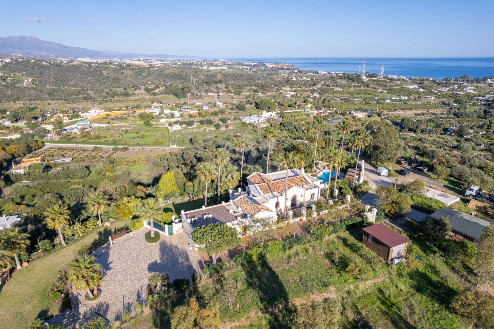 Villa in New Golden Mile, Estepona