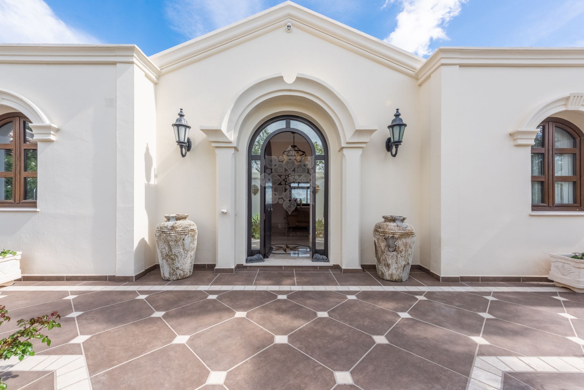 Villa in New Golden Mile, Estepona