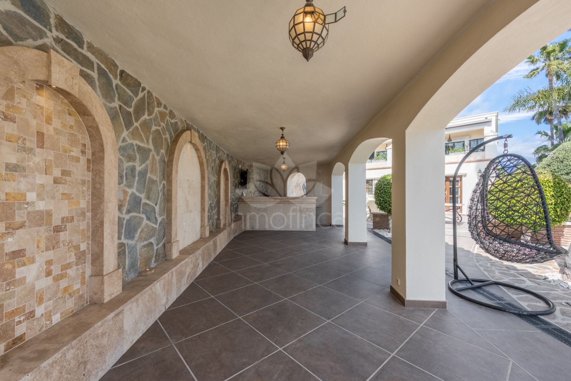 Villa in New Golden Mile, Estepona