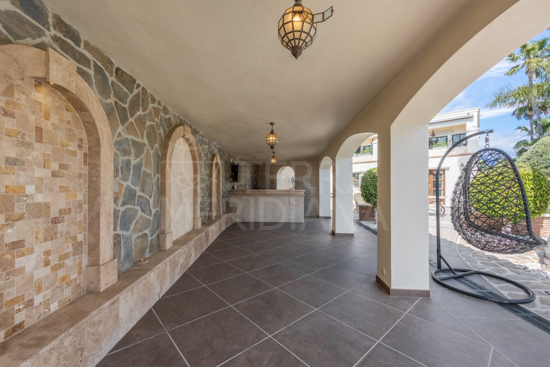 Villa in New Golden Mile, Estepona
