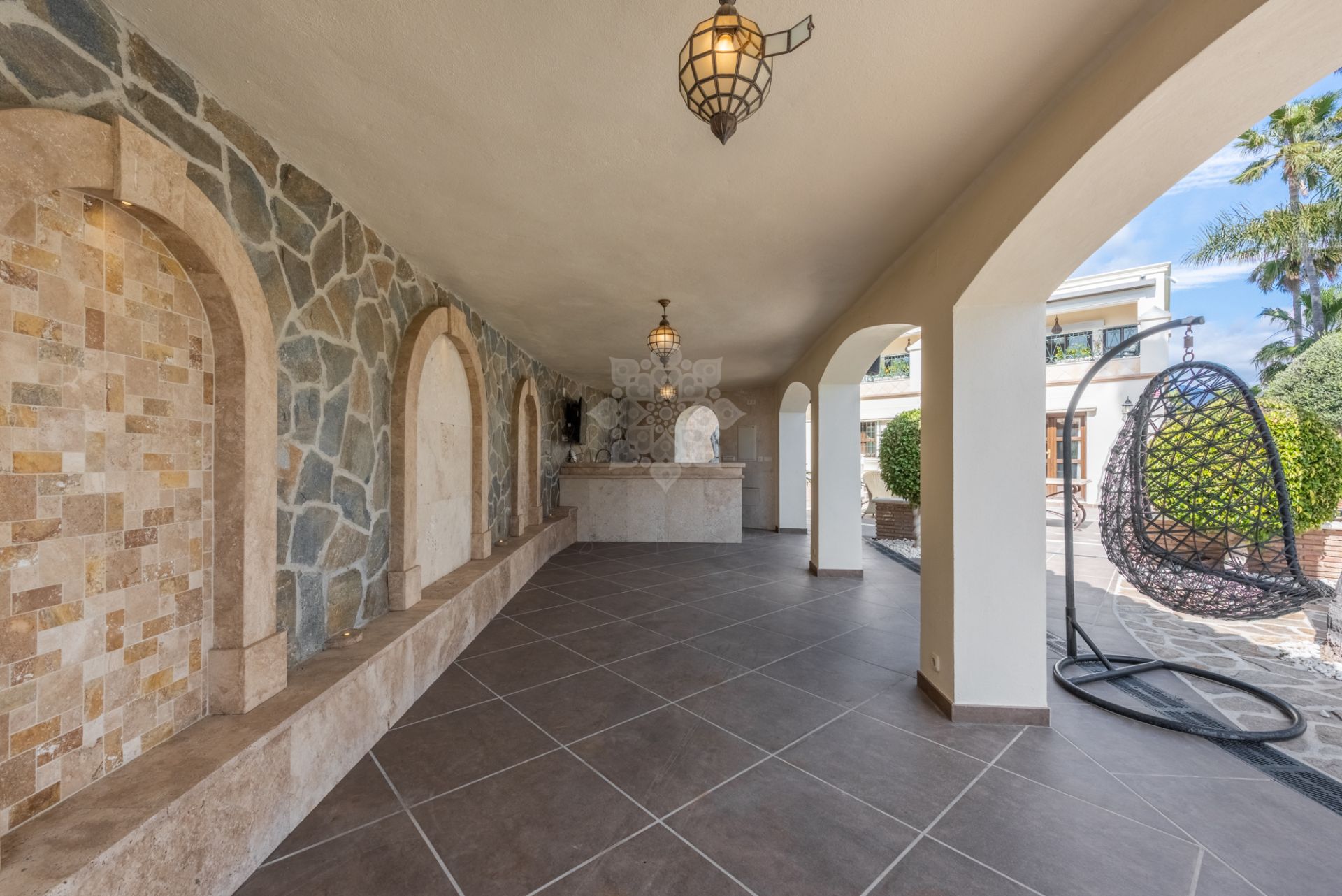 Villa in New Golden Mile, Estepona