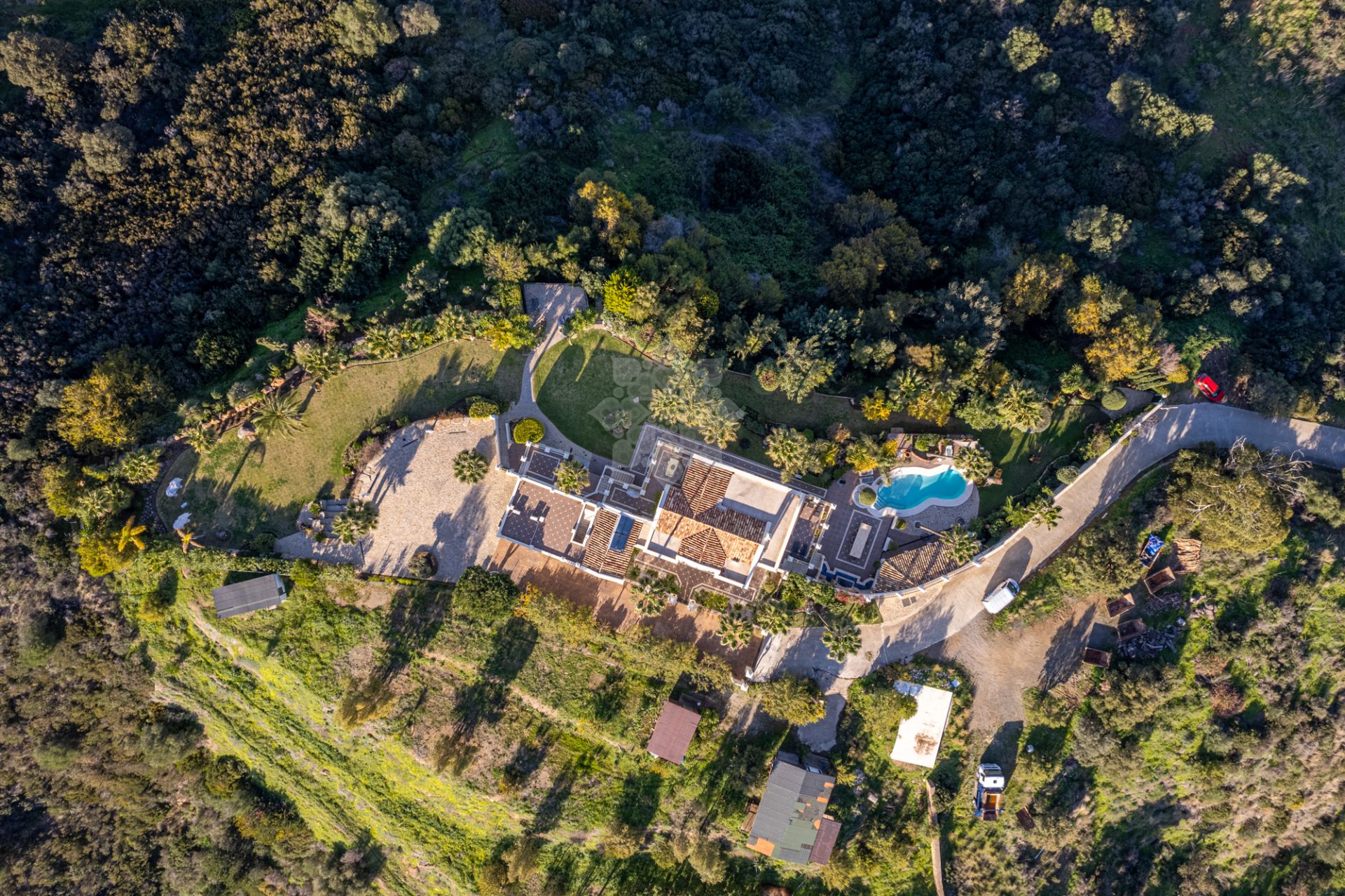 Villa in New Golden Mile, Estepona