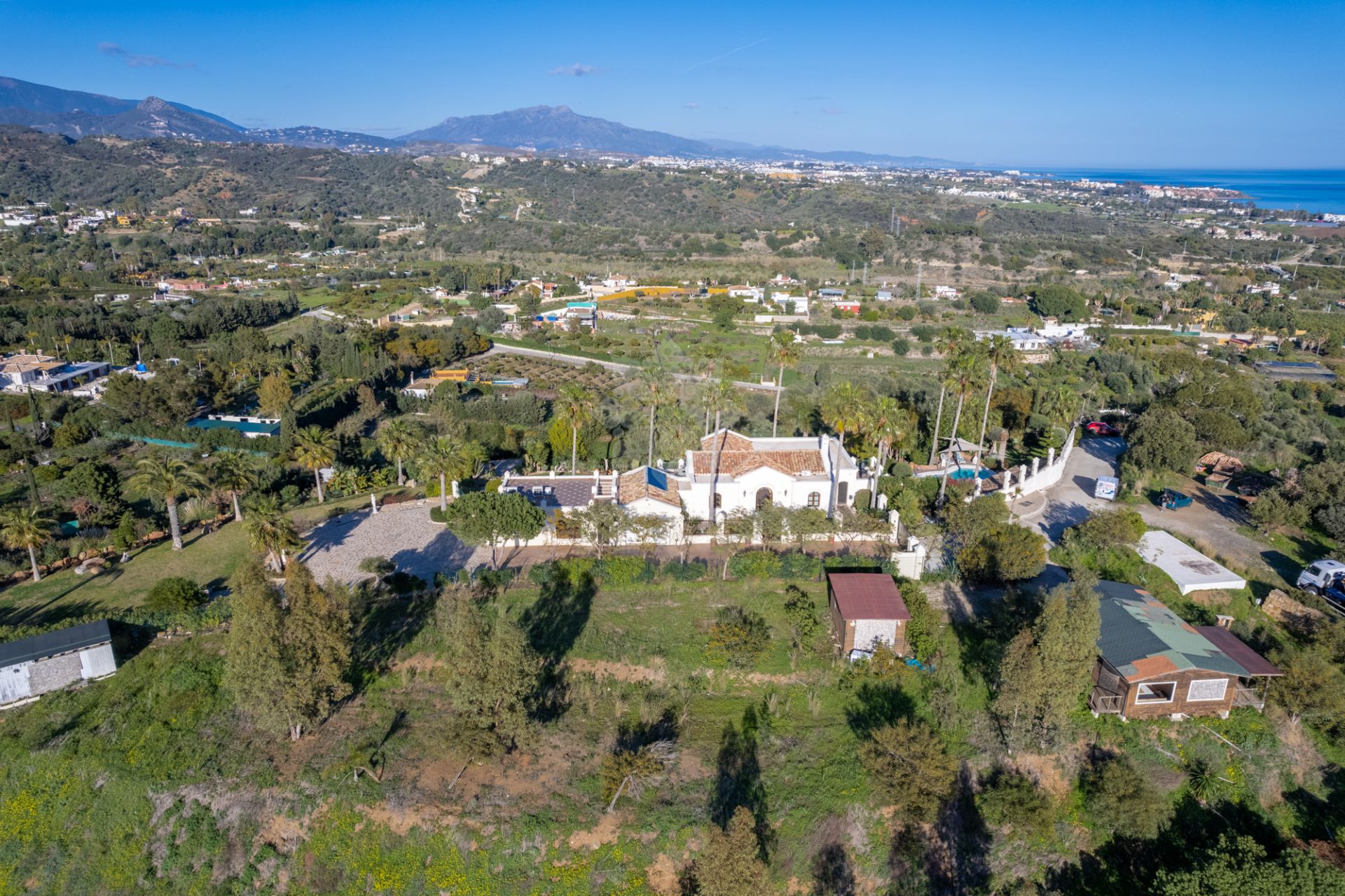 Villa in New Golden Mile, Estepona