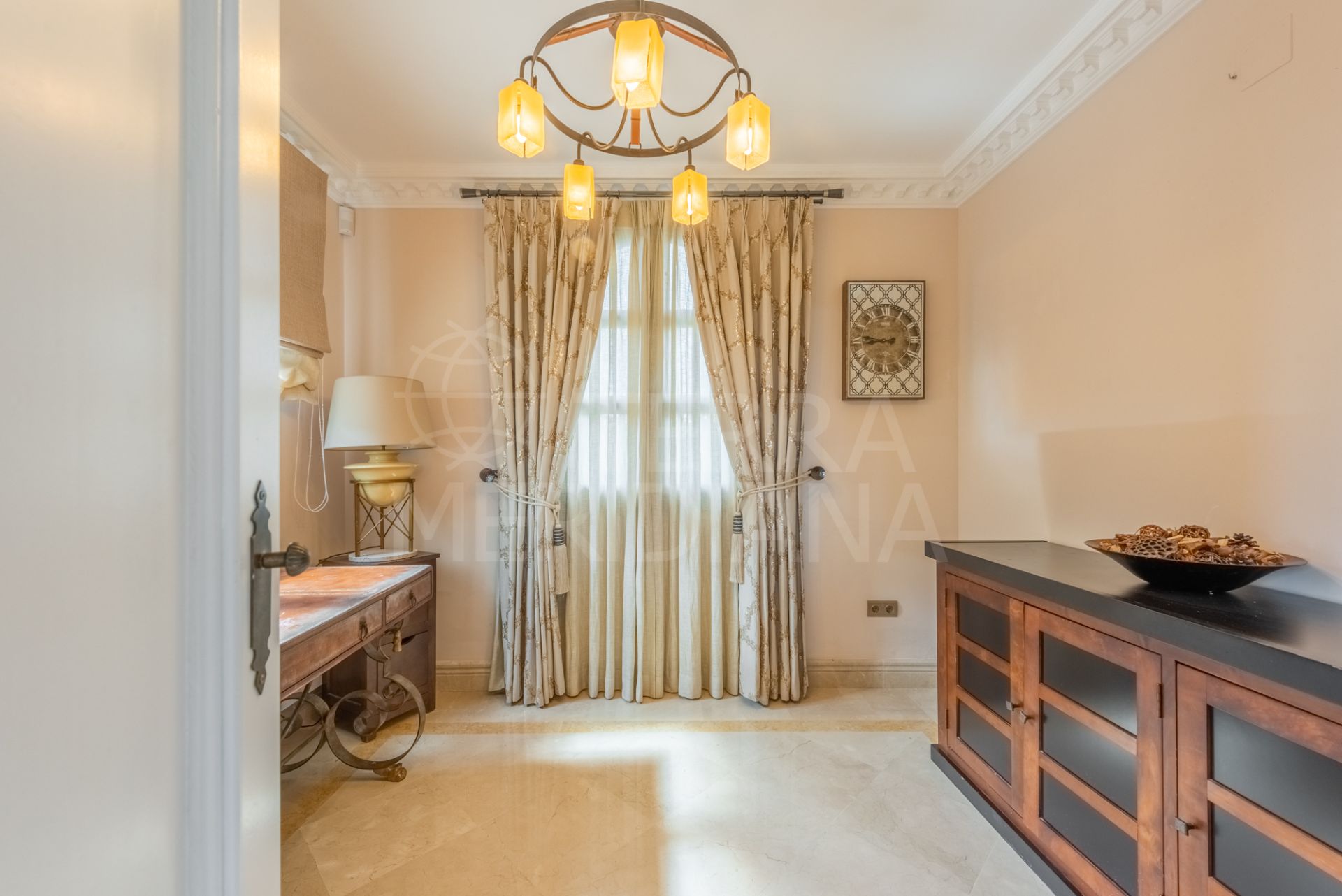 Villa in New Golden Mile, Estepona