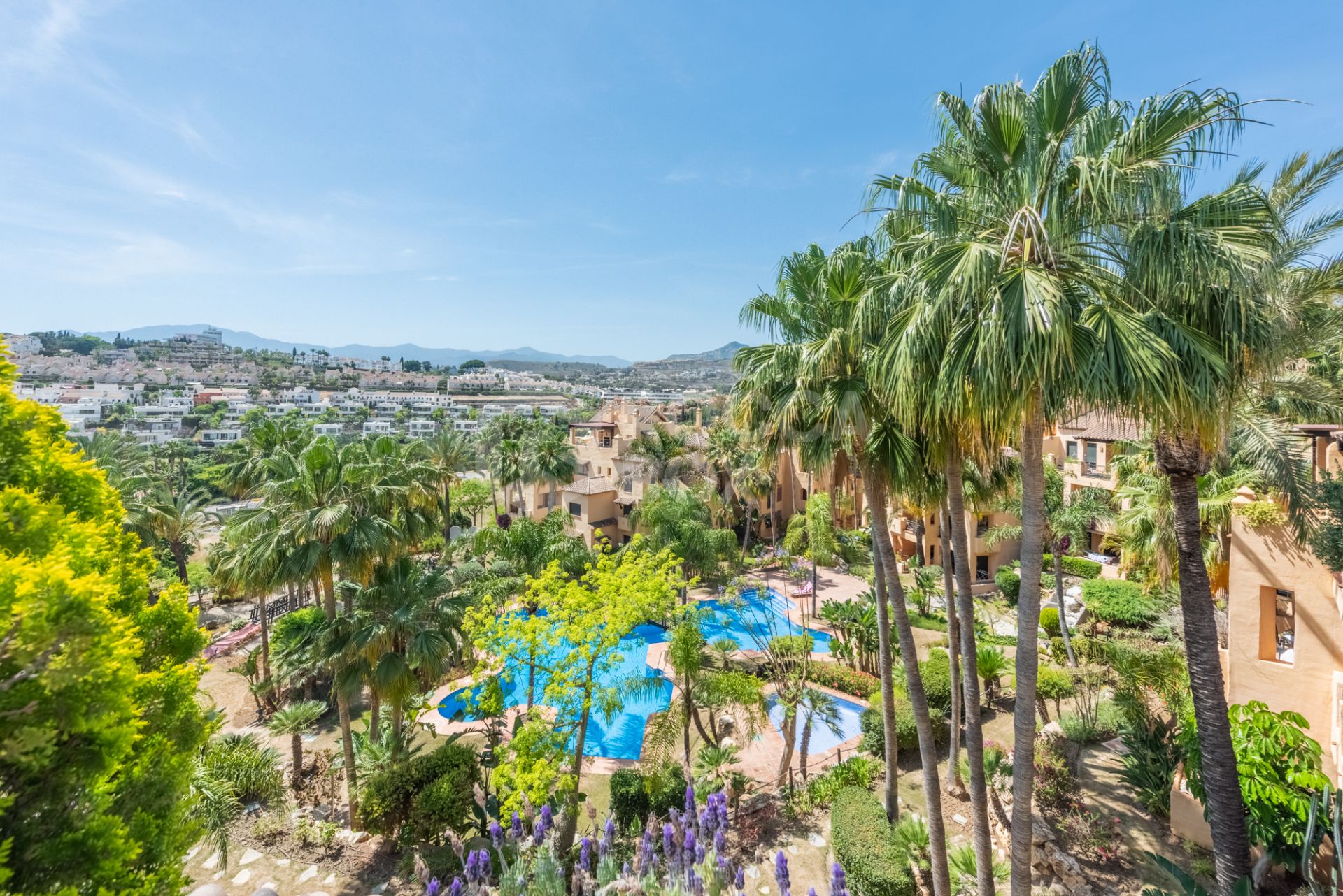 Amazing penthouse in El Campanario, with sea views and oasis-style terraces!