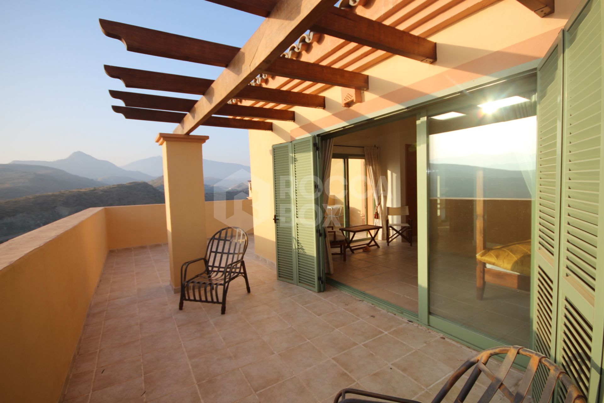 Exquisite corner penthouse in Four Seasons Flamingos with sea and mountain views!