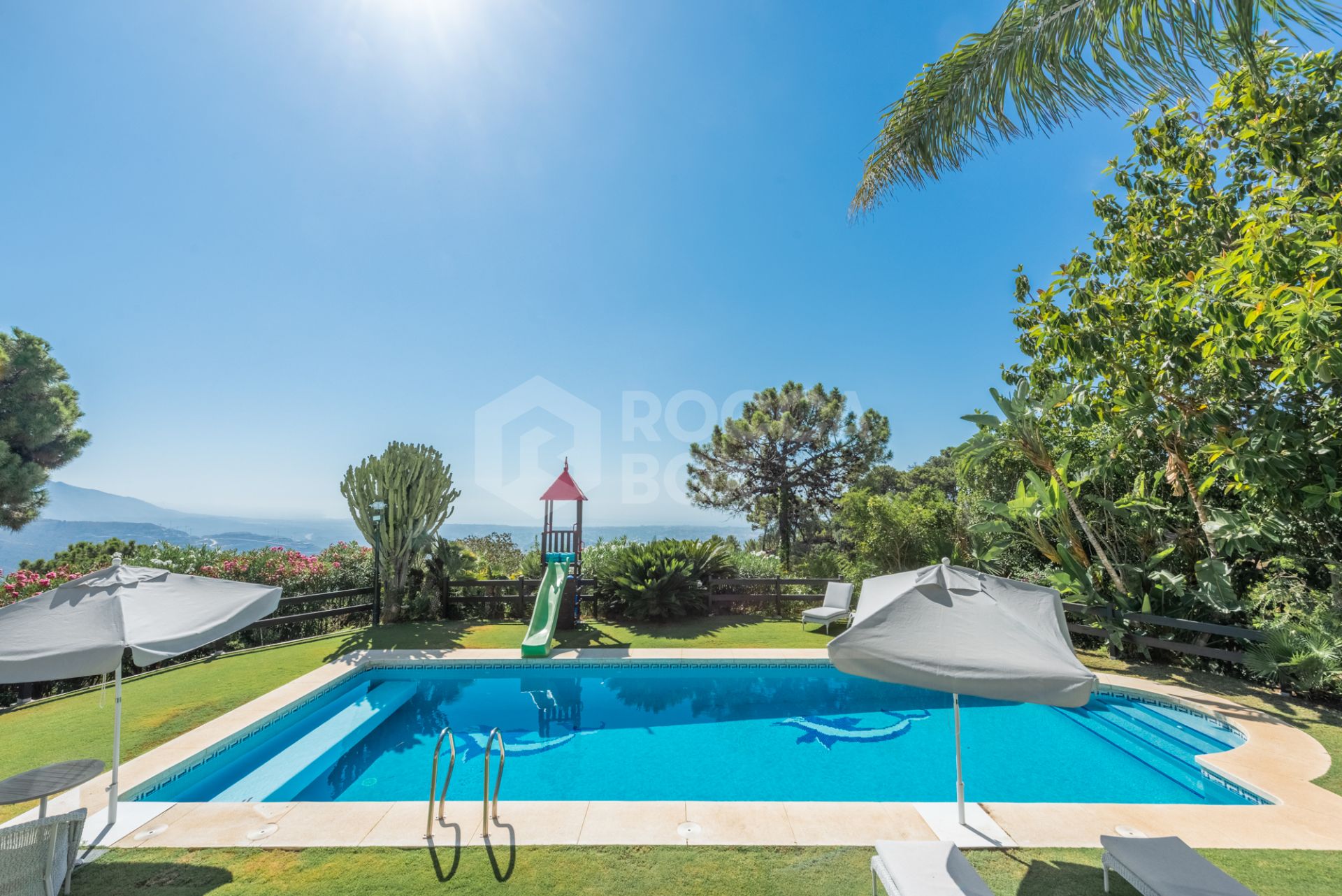 Wonderful villa in La Zagaleta, with sea views and an indoor swimming pool and SPA!