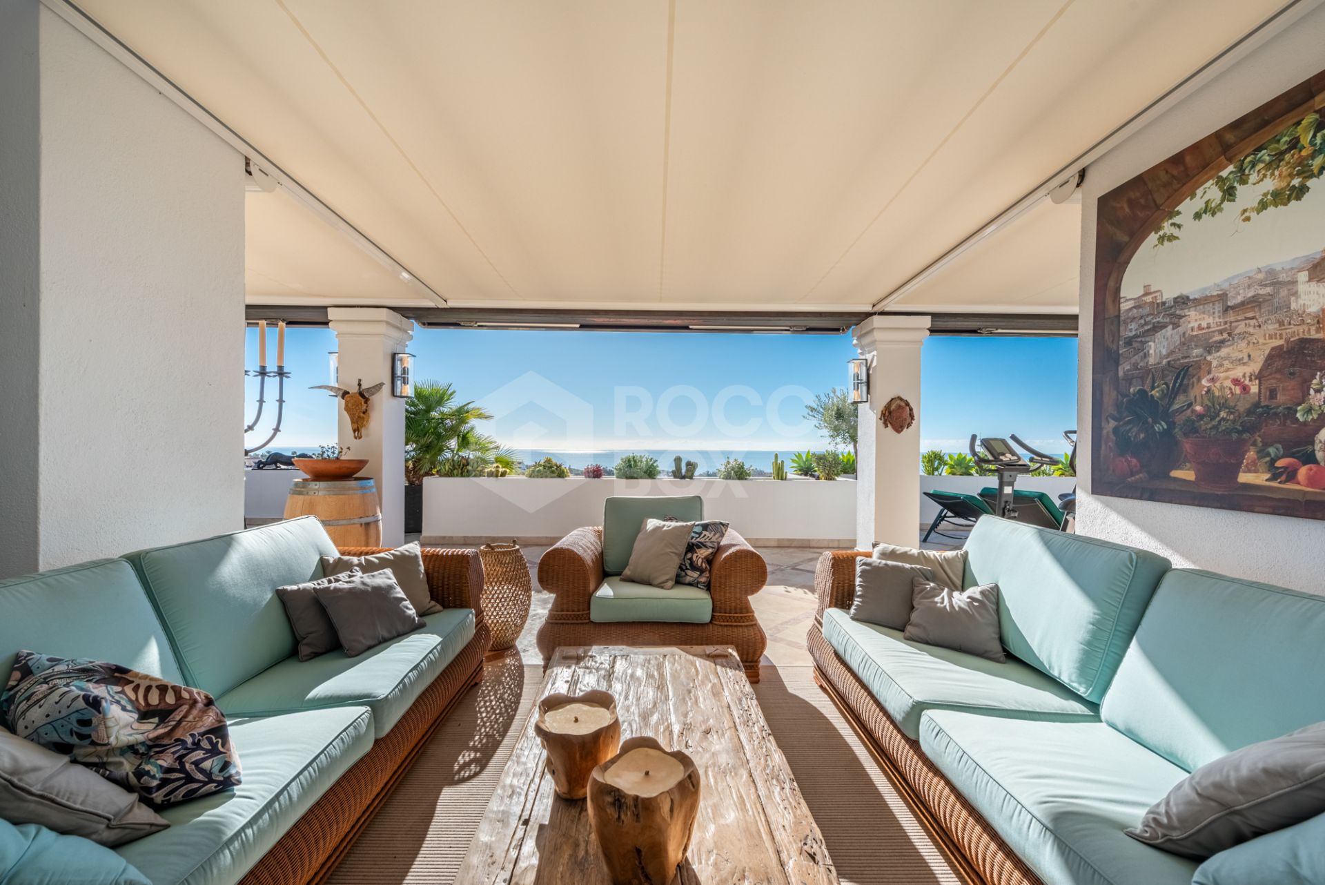 Amazing penthouse above Marbella town; ideal for cooking, winetasting and entertaining!