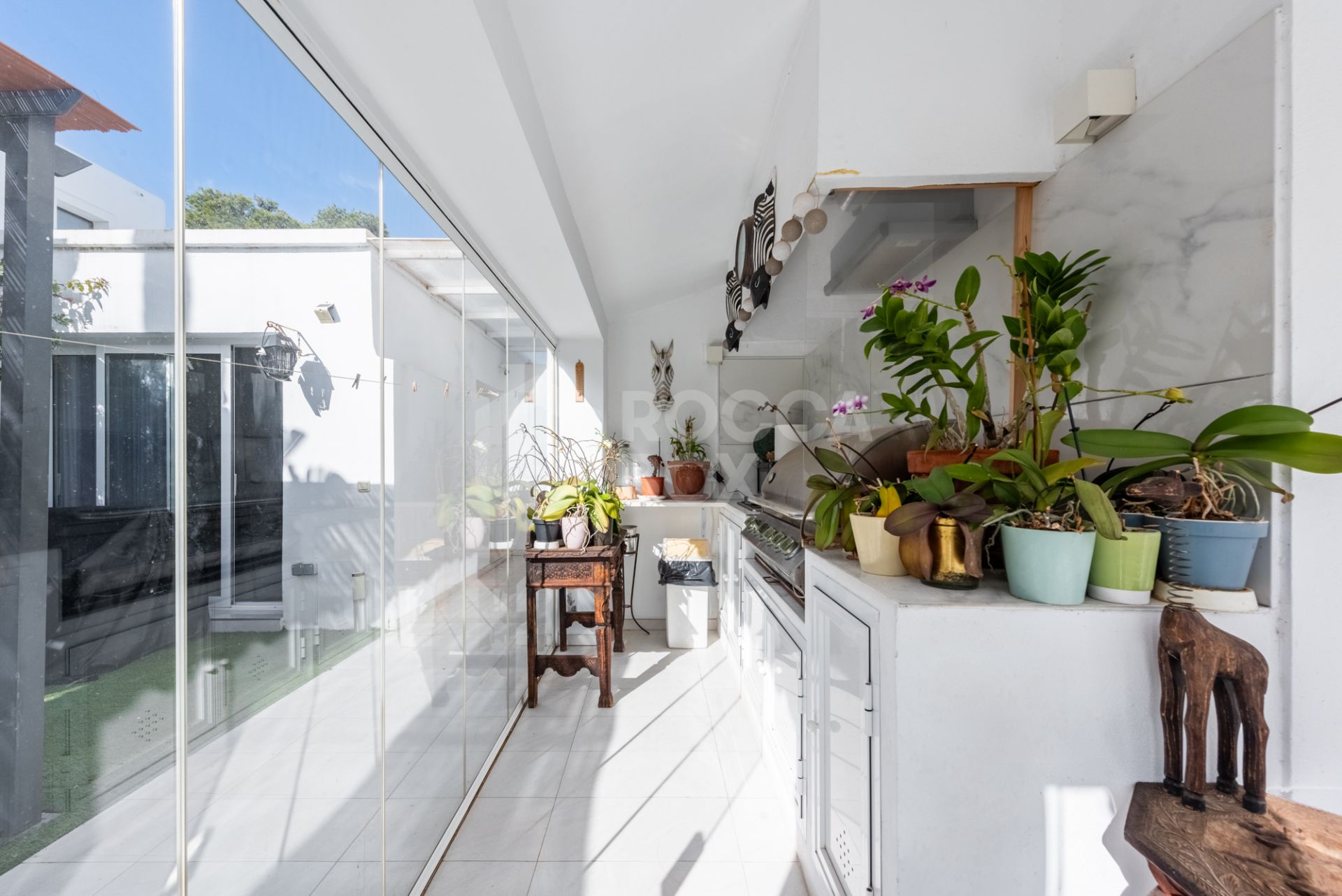 Modern Beachside Villa with Sea Views – New Golden Mile, Estepona