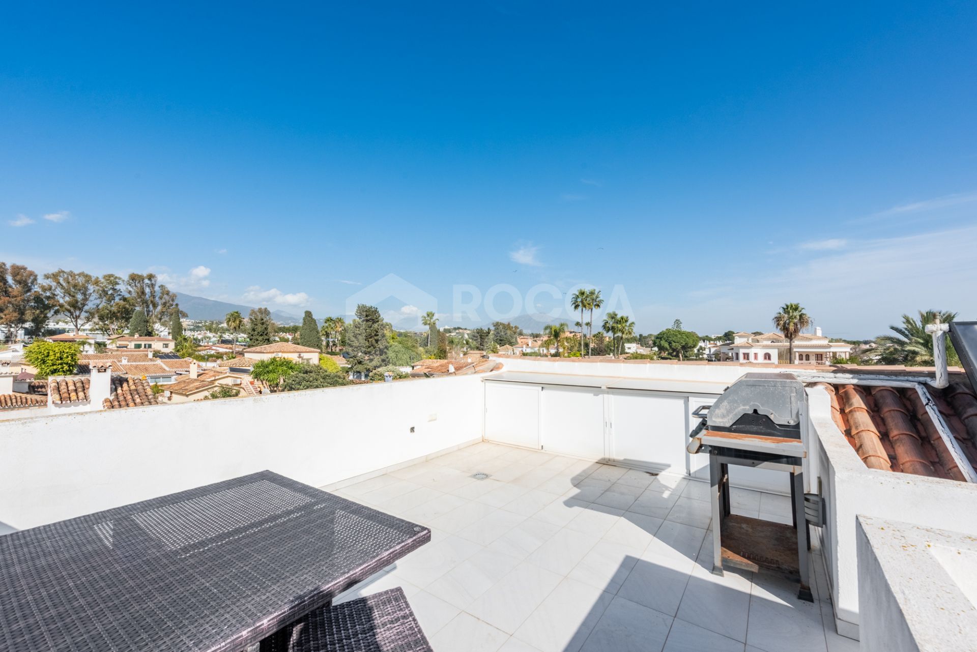 Modern Beachside Villa with Sea Views – New Golden Mile, Estepona