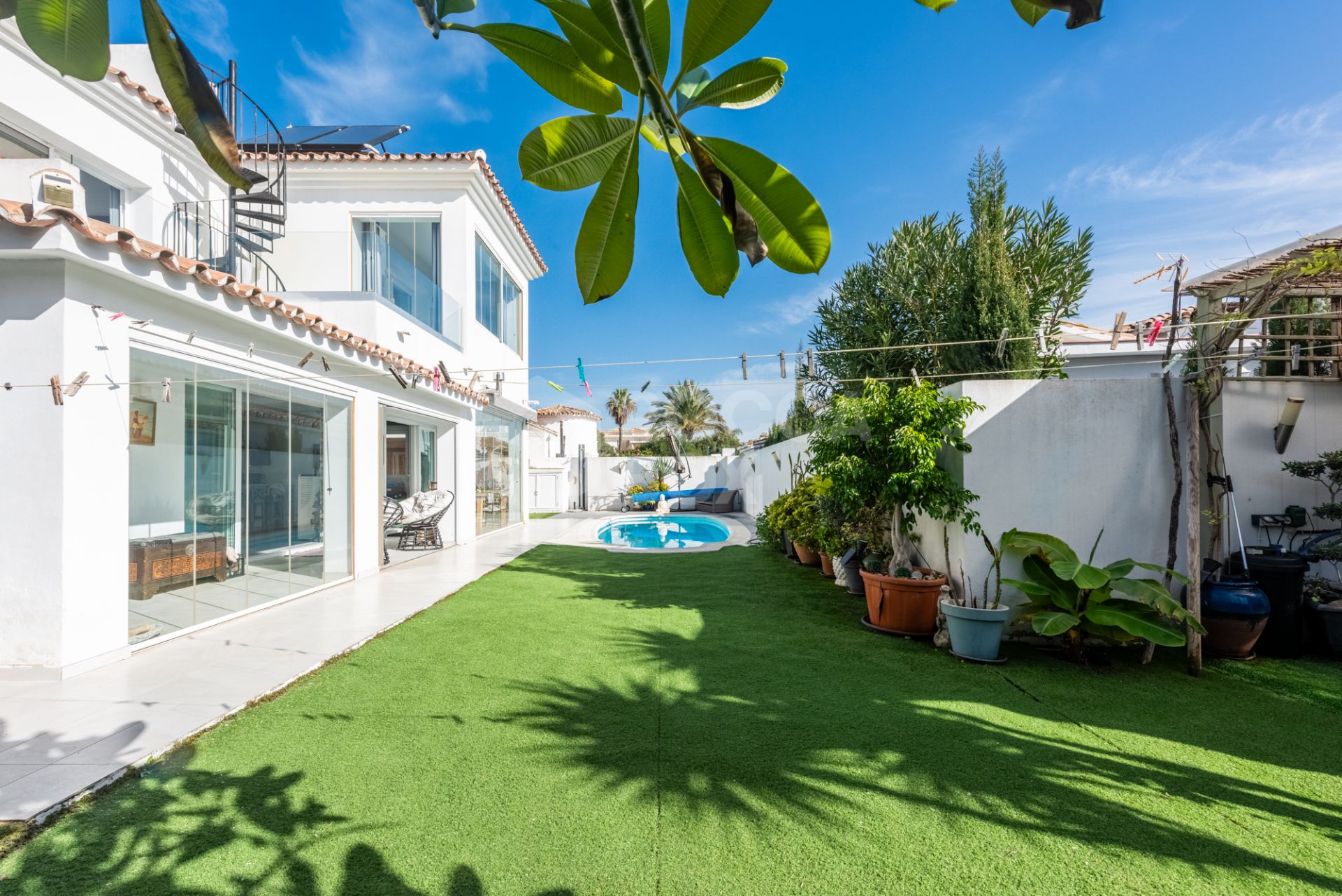 Modern Beachside Villa with Sea Views – New Golden Mile, Estepona