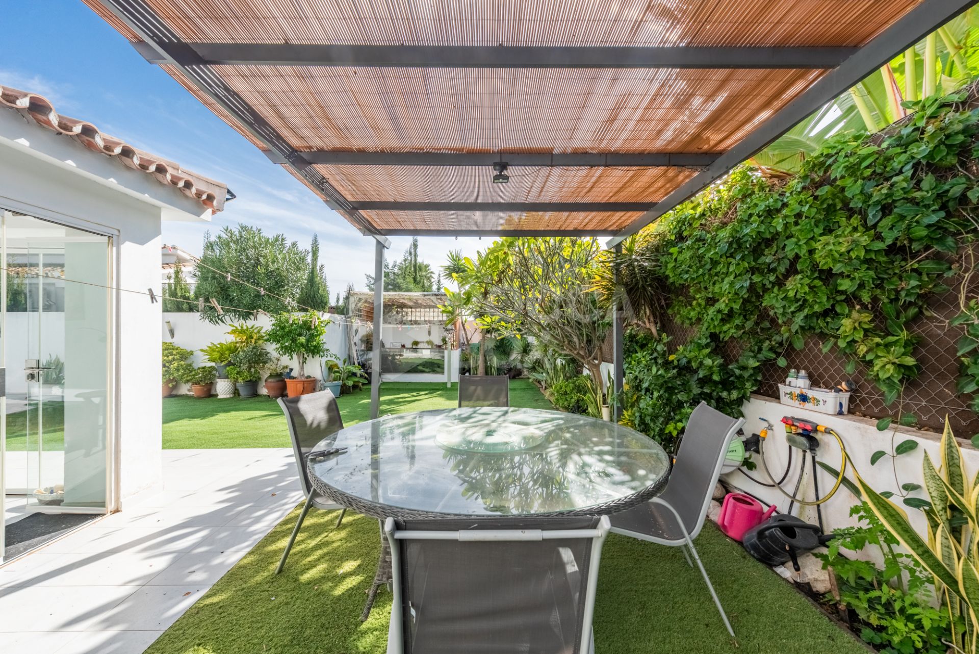 Modern Beachside Villa with Sea Views – New Golden Mile, Estepona