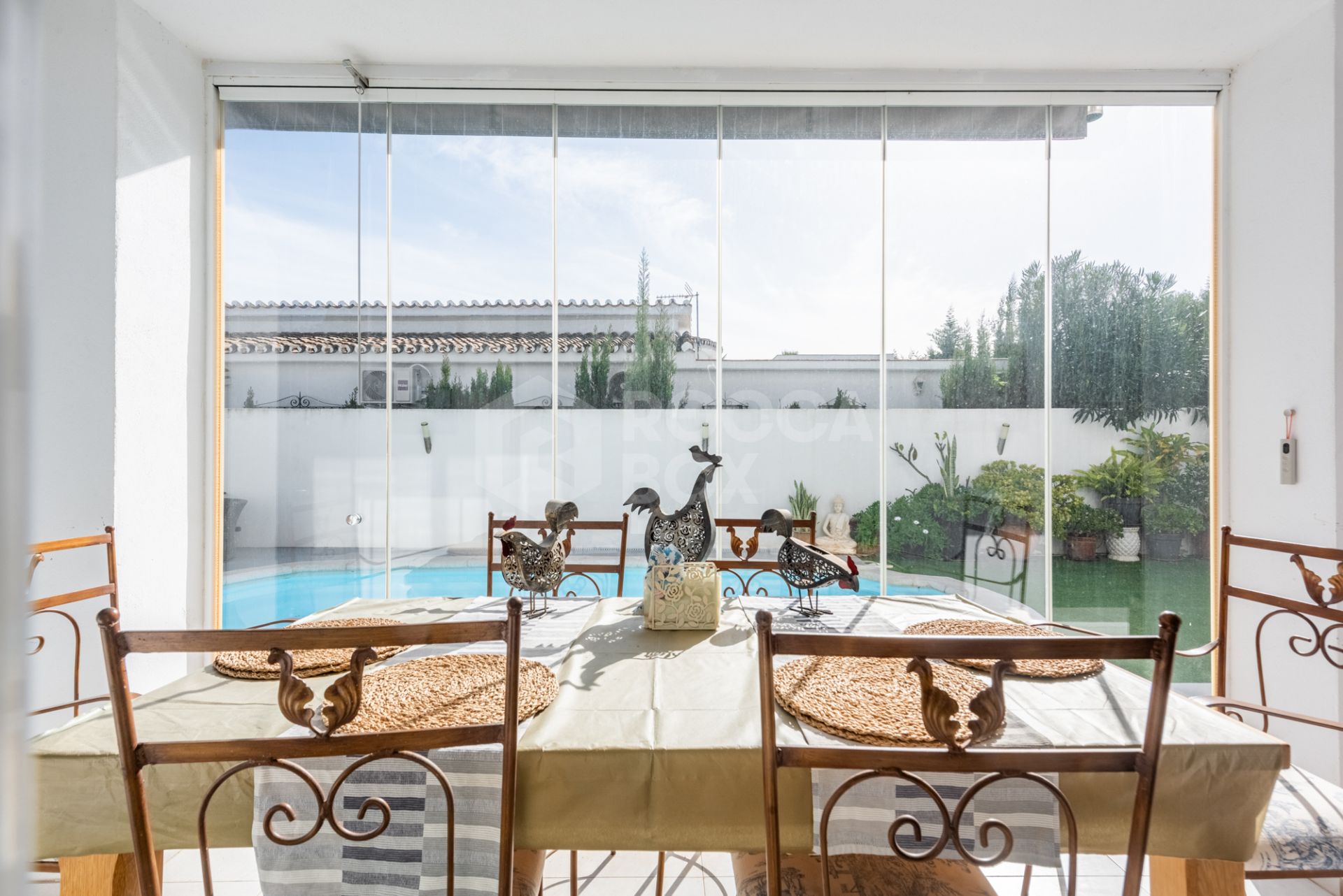 Modern Beachside Villa with Sea Views – New Golden Mile, Estepona