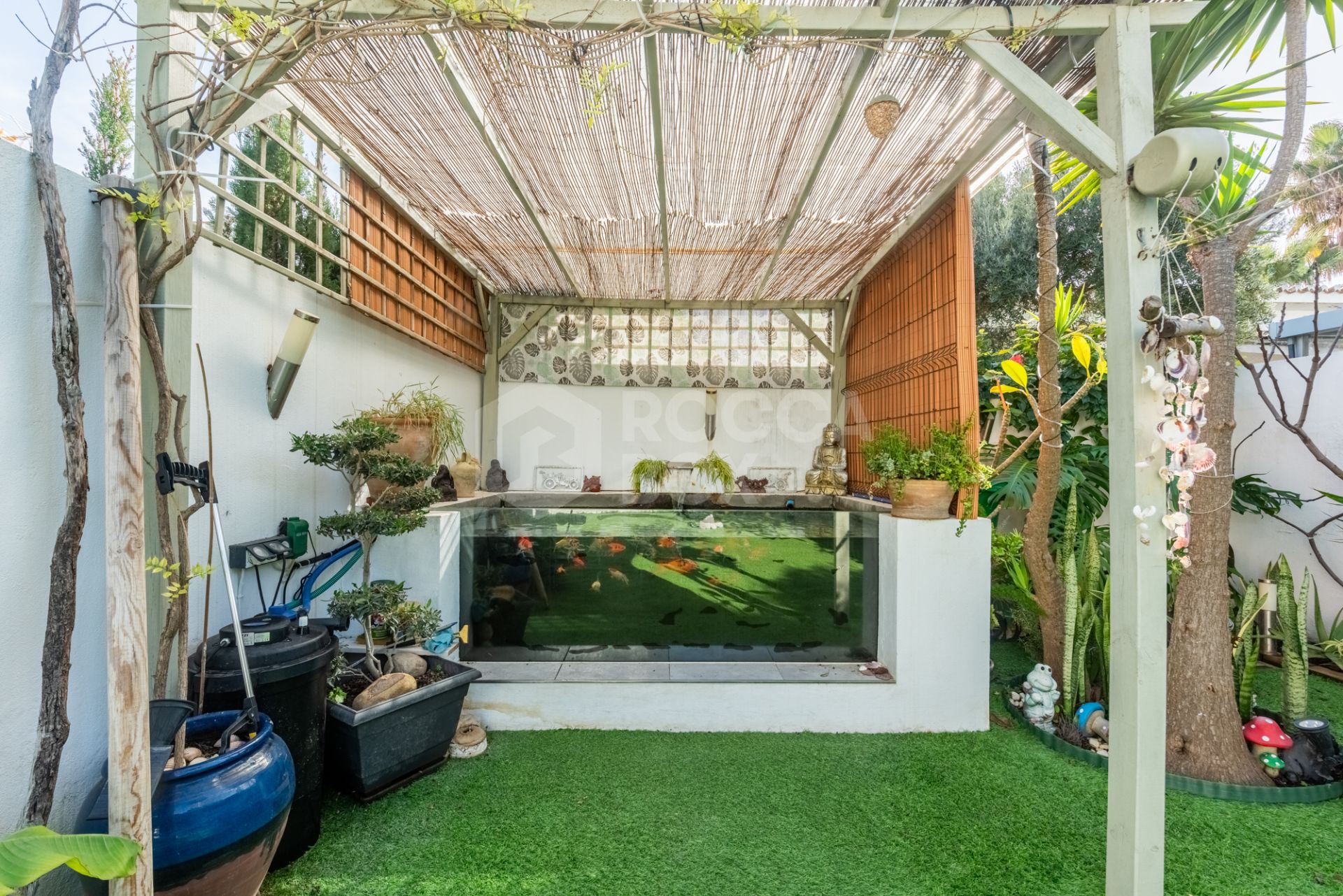 Modern Beachside Villa with Sea Views – New Golden Mile, Estepona