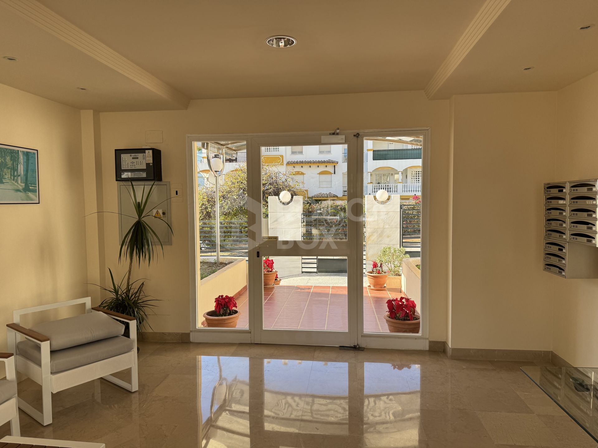 Lovely apartment with sea views situated right on Marbella's Golden Mile!