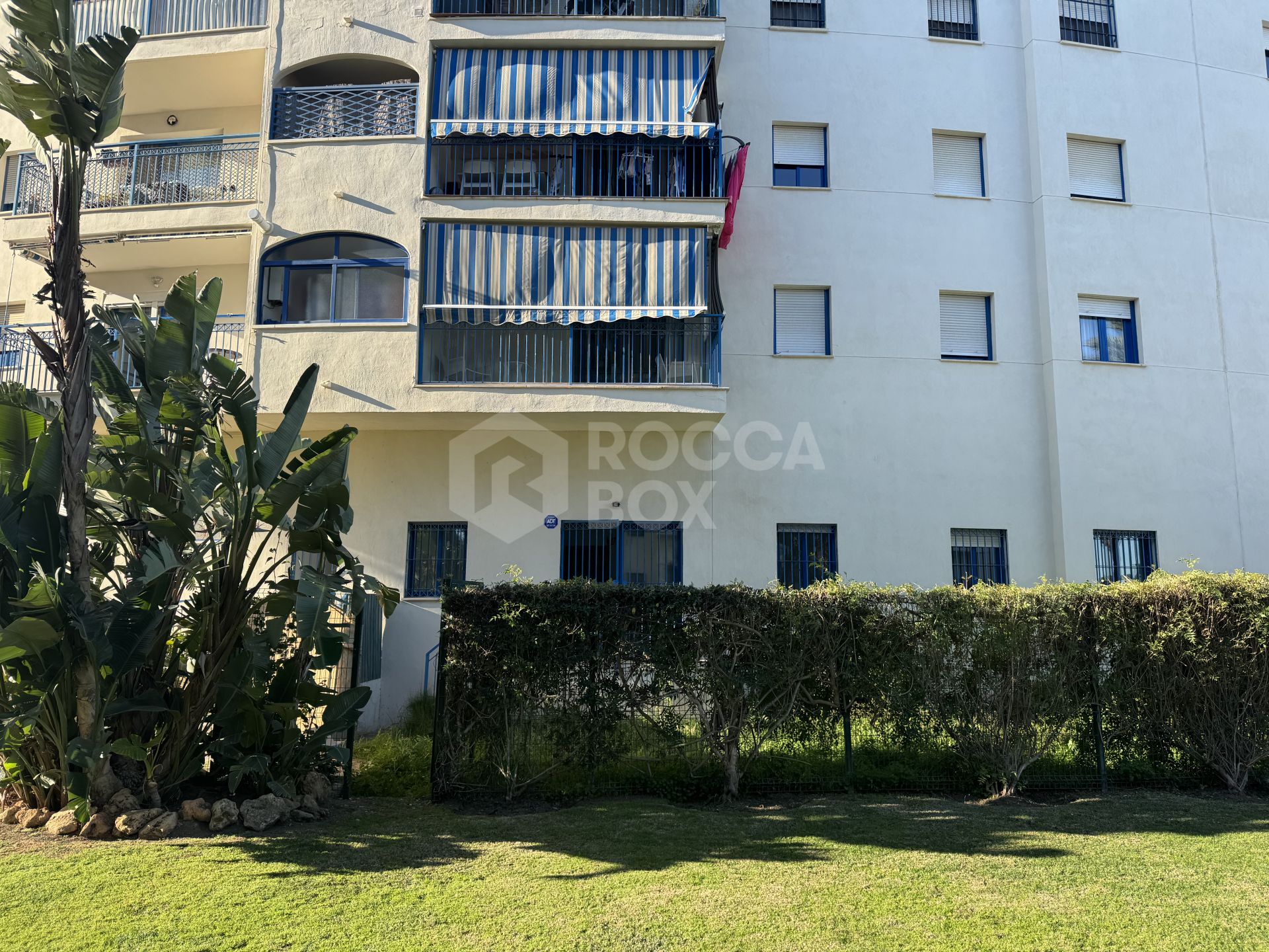 Attractive ground floor apartment in prime Estepona town location!