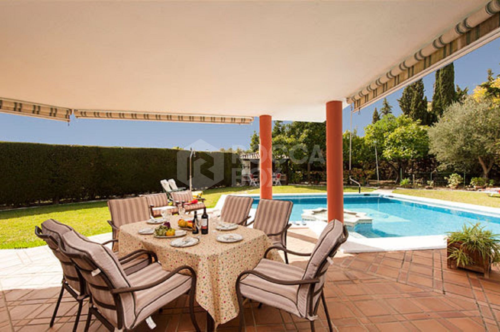 Spacious villa full of character and endless potential in Bel Air, Estepona! Fantastic price and investment!